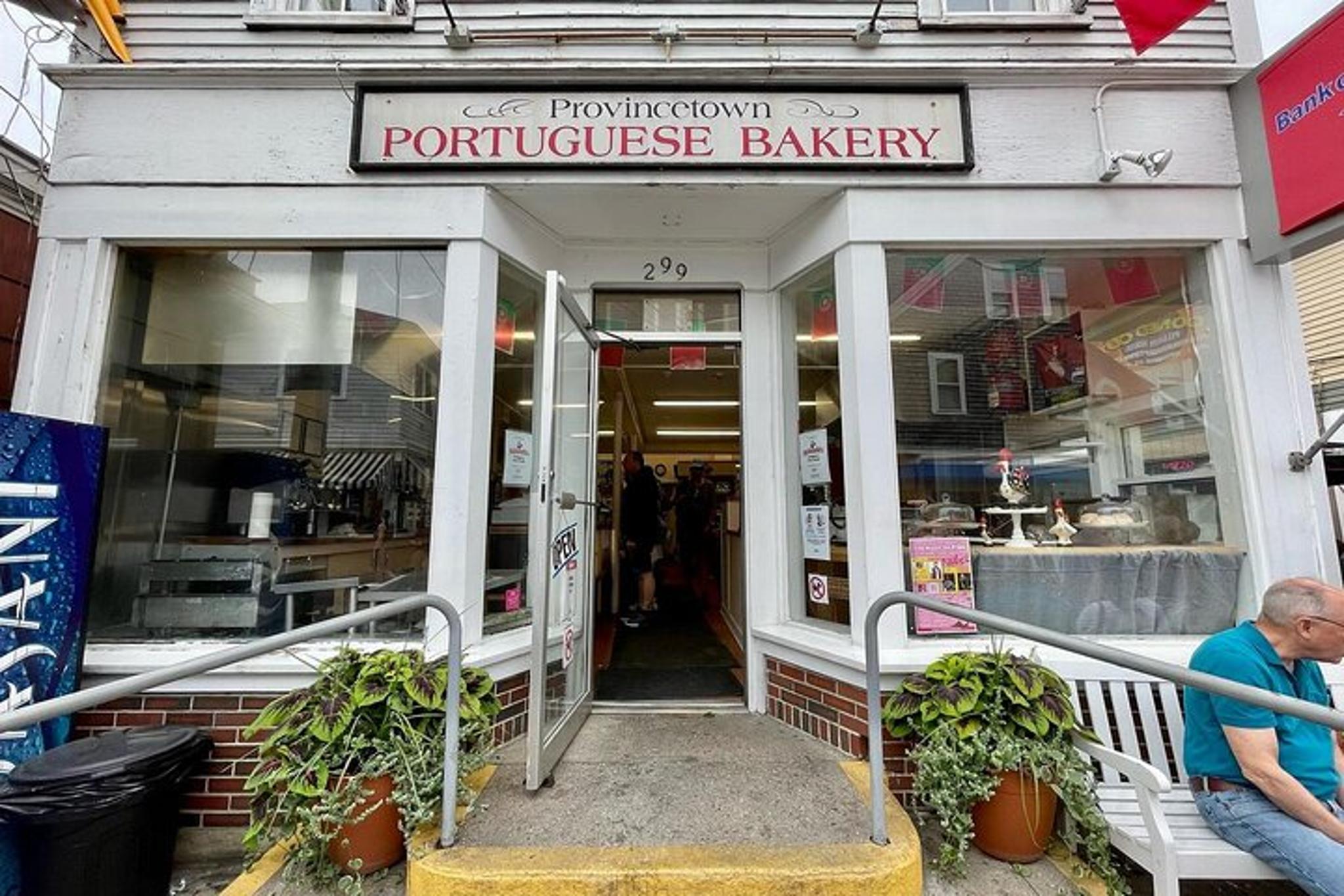 Provincetown Lobster Roll and Local Legends Tour 2 hr