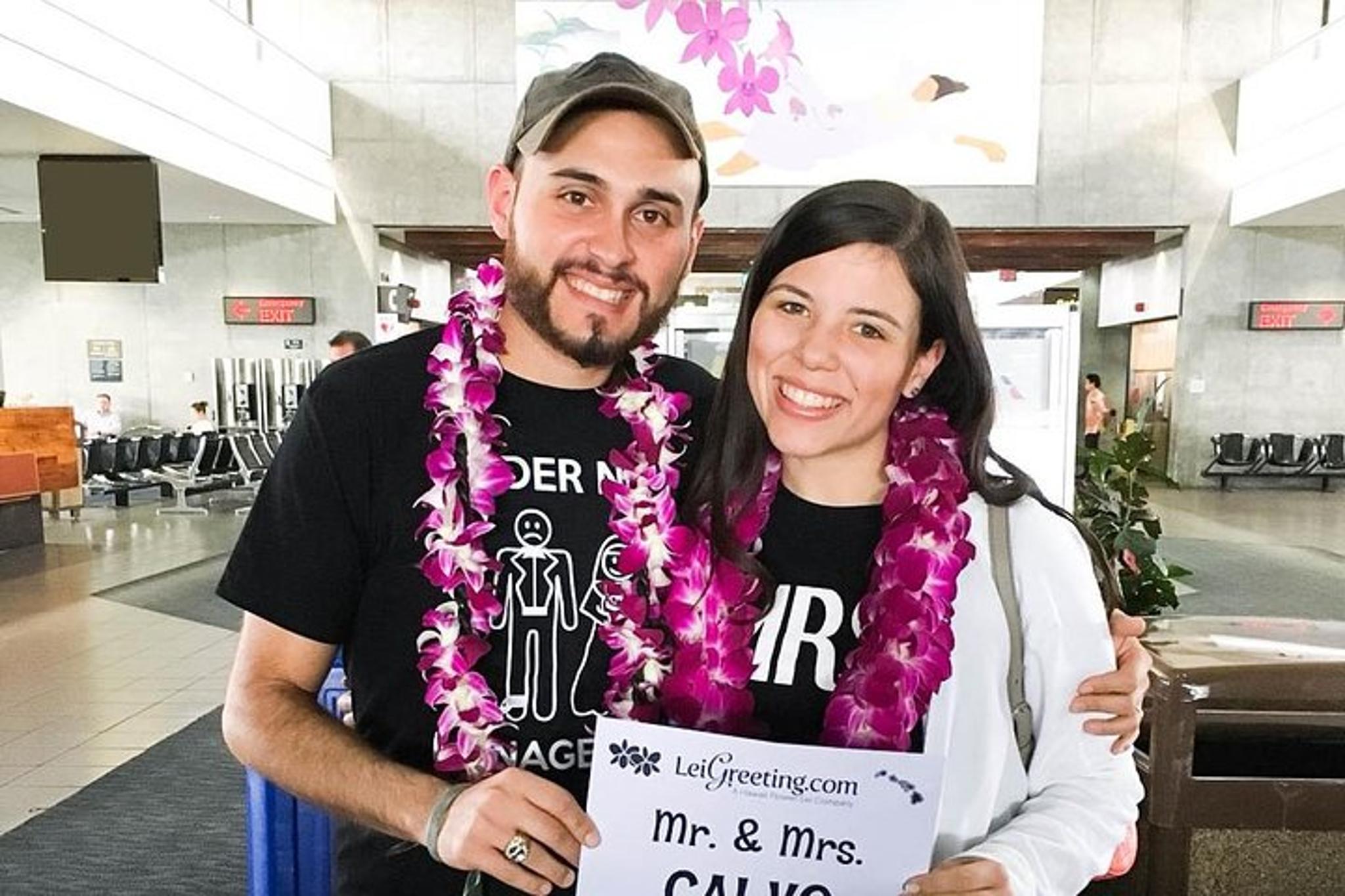 Kahului Airport Lei Greeting - Image 2