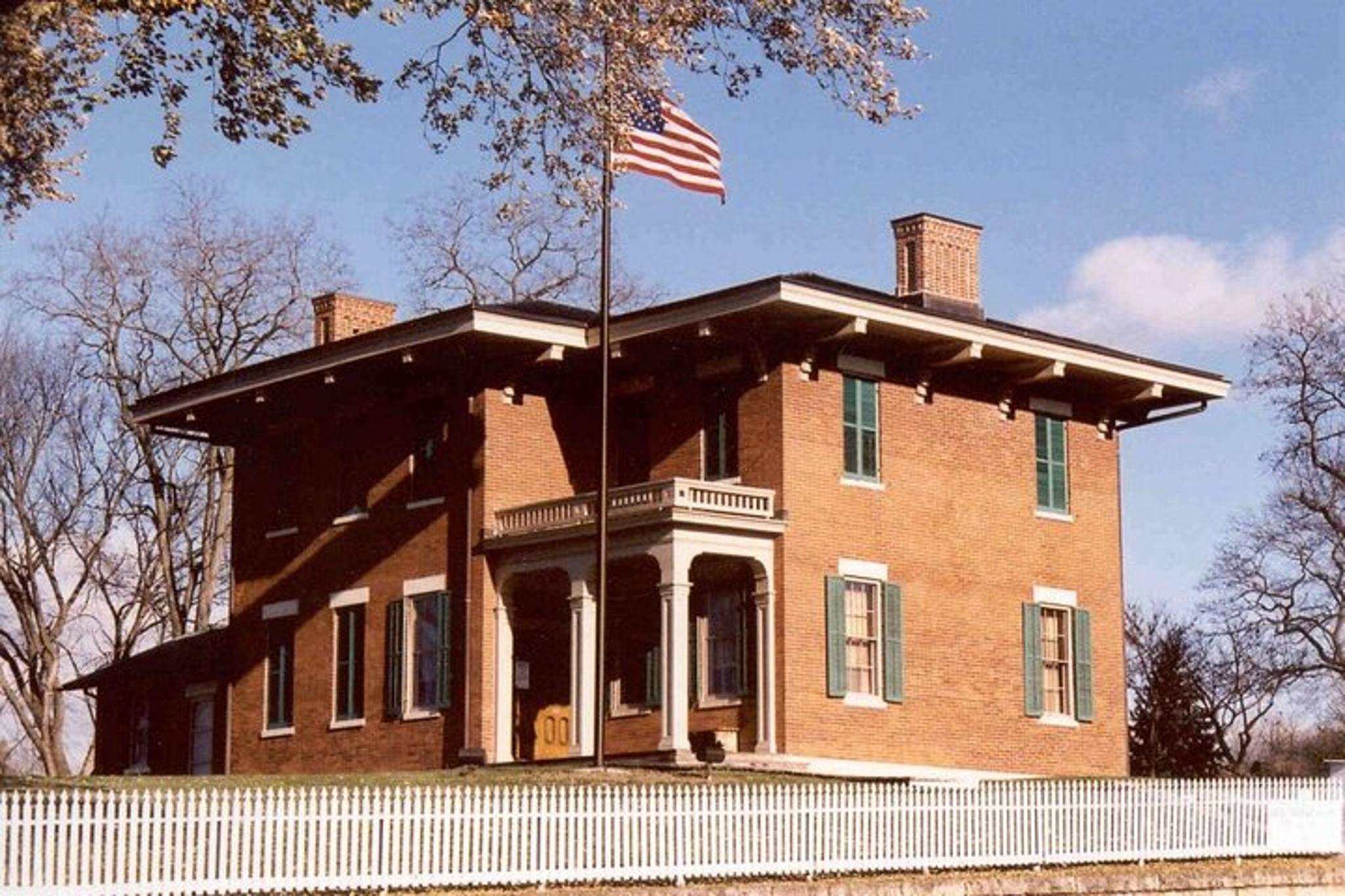 Chicago Galena Historic Sites and River Views Day Tour