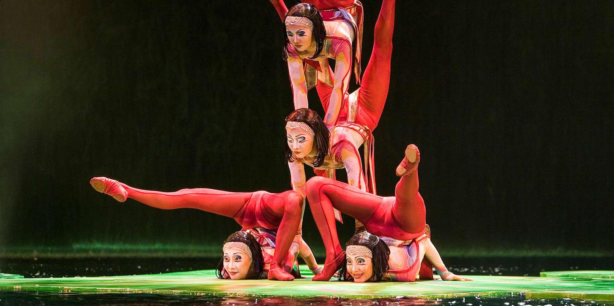 Las Vegas Cirque du Soleil 'O' Show at Bellagio 1.5 hr - Image 3