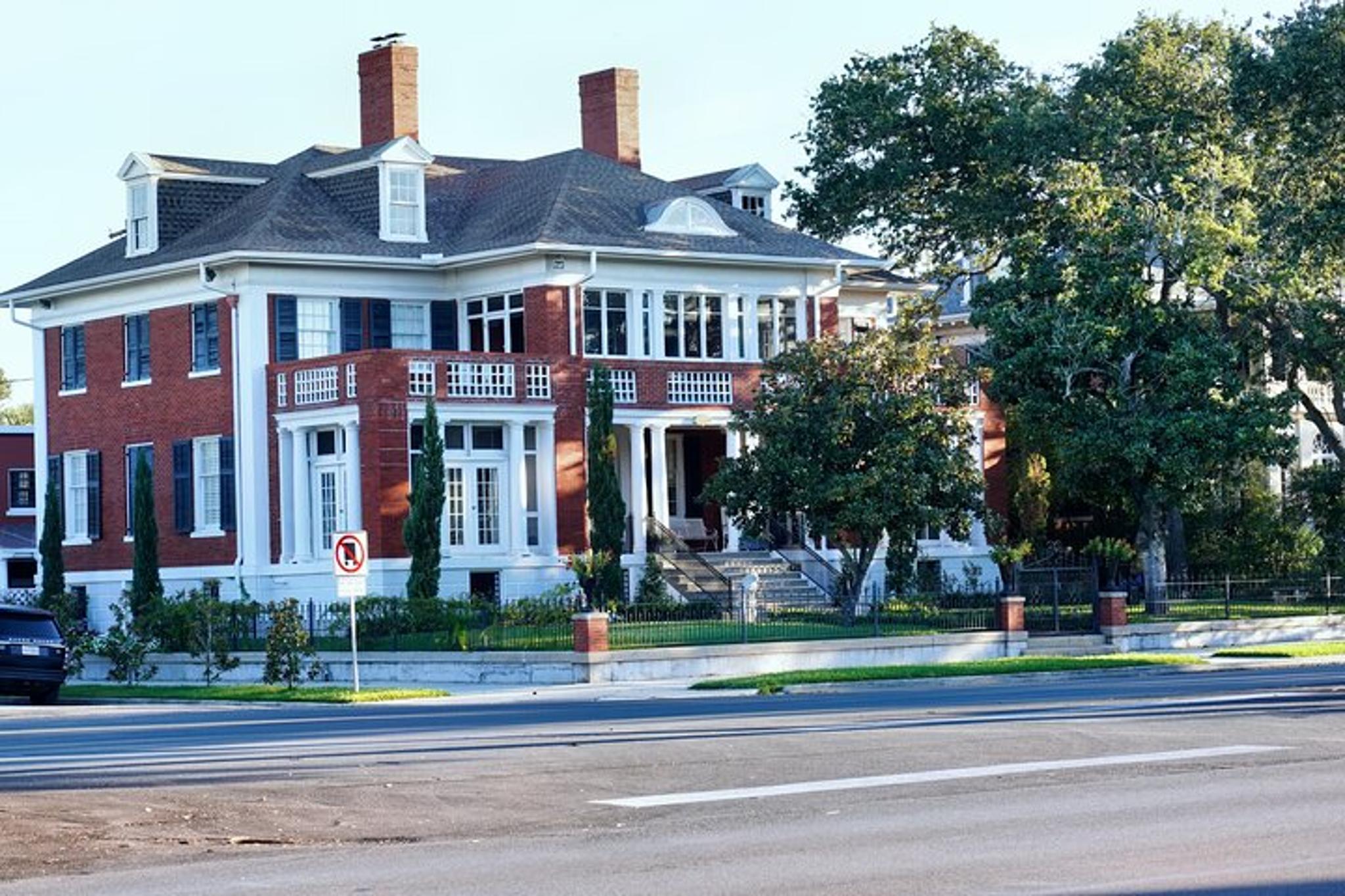Houston NASA Space Center and Galveston Tour 8 hr - Image 4