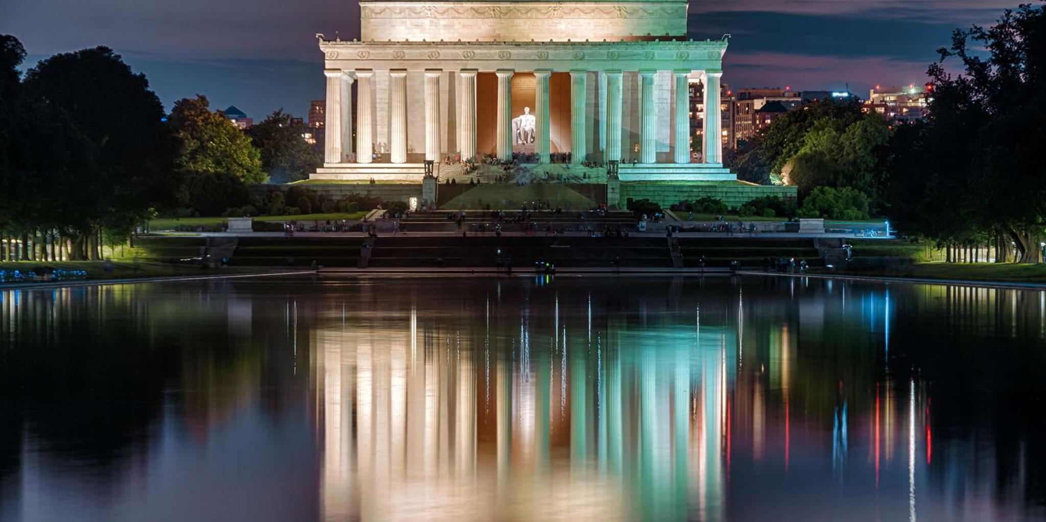 Washington, DC Monuments Walking Tour at Sunset - Image 3