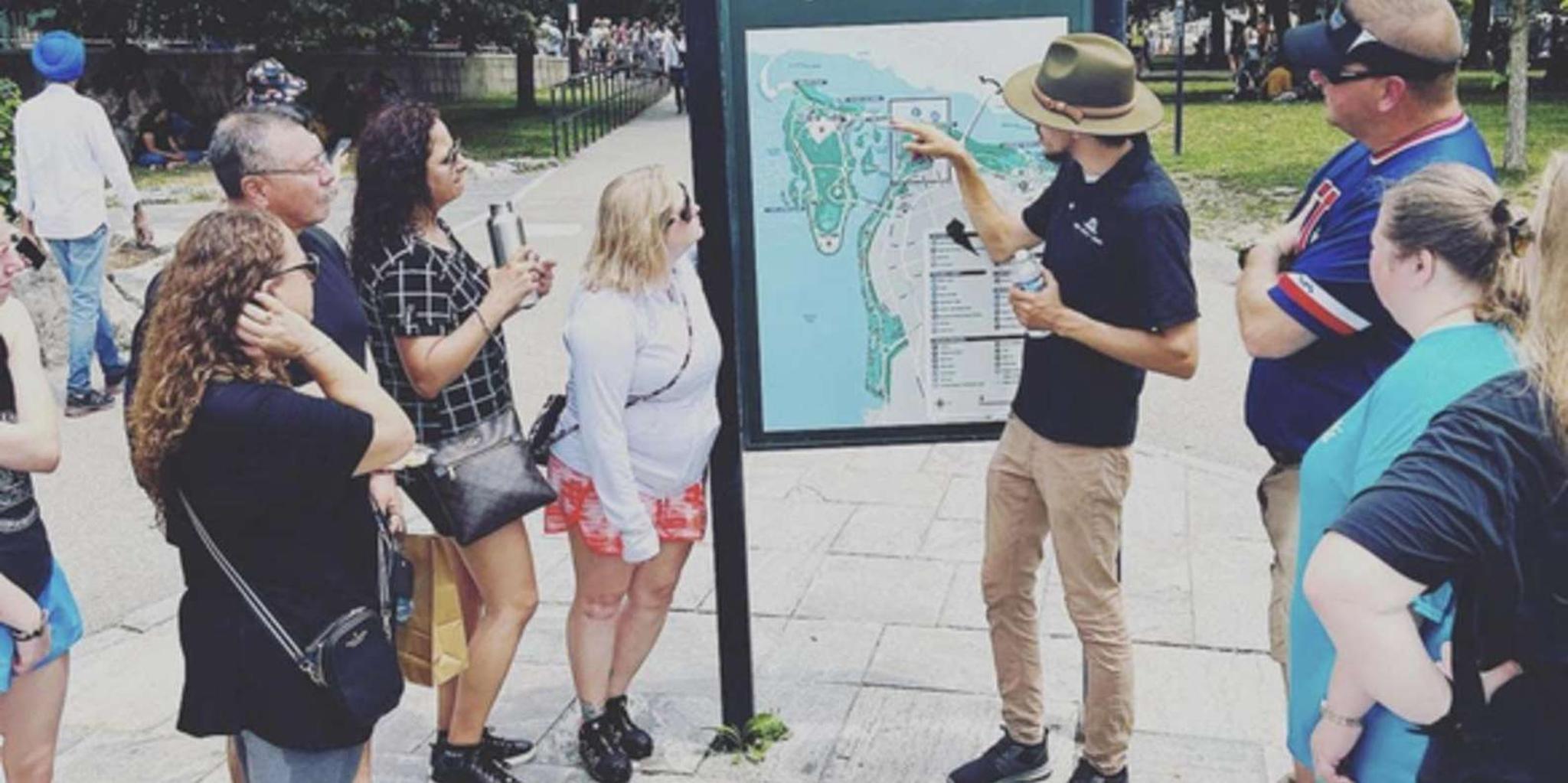 Niagara Falls Maid of the Mist and Cave of the Winds Tour - Image 4