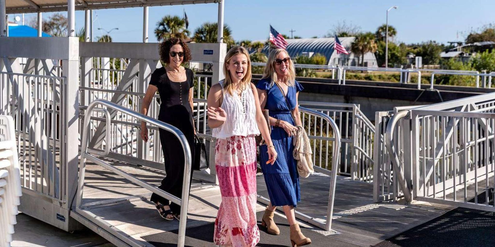 Charleston Harbor Sightseeing & Dolphin Watch Tour 1.5 hr - Image 3
