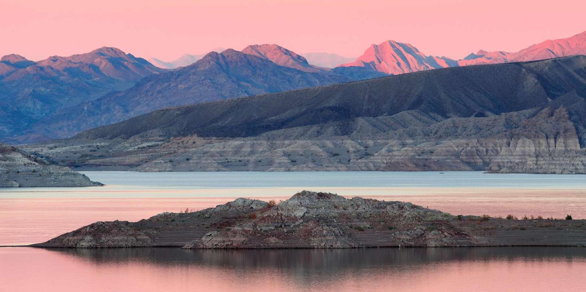 Las Vegas Lake Mead Wildlife and Seven Magic Mountains Tour - Image 2