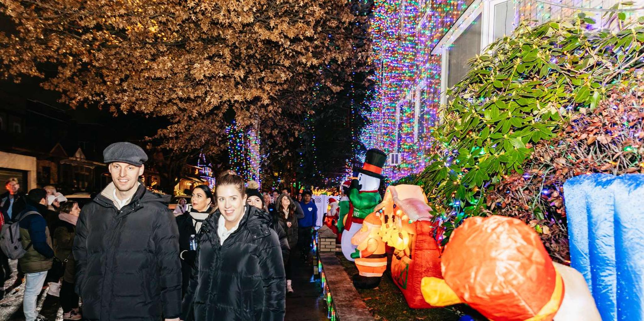 New York City Dyker Heights Christmas Lights Tour - Image 5