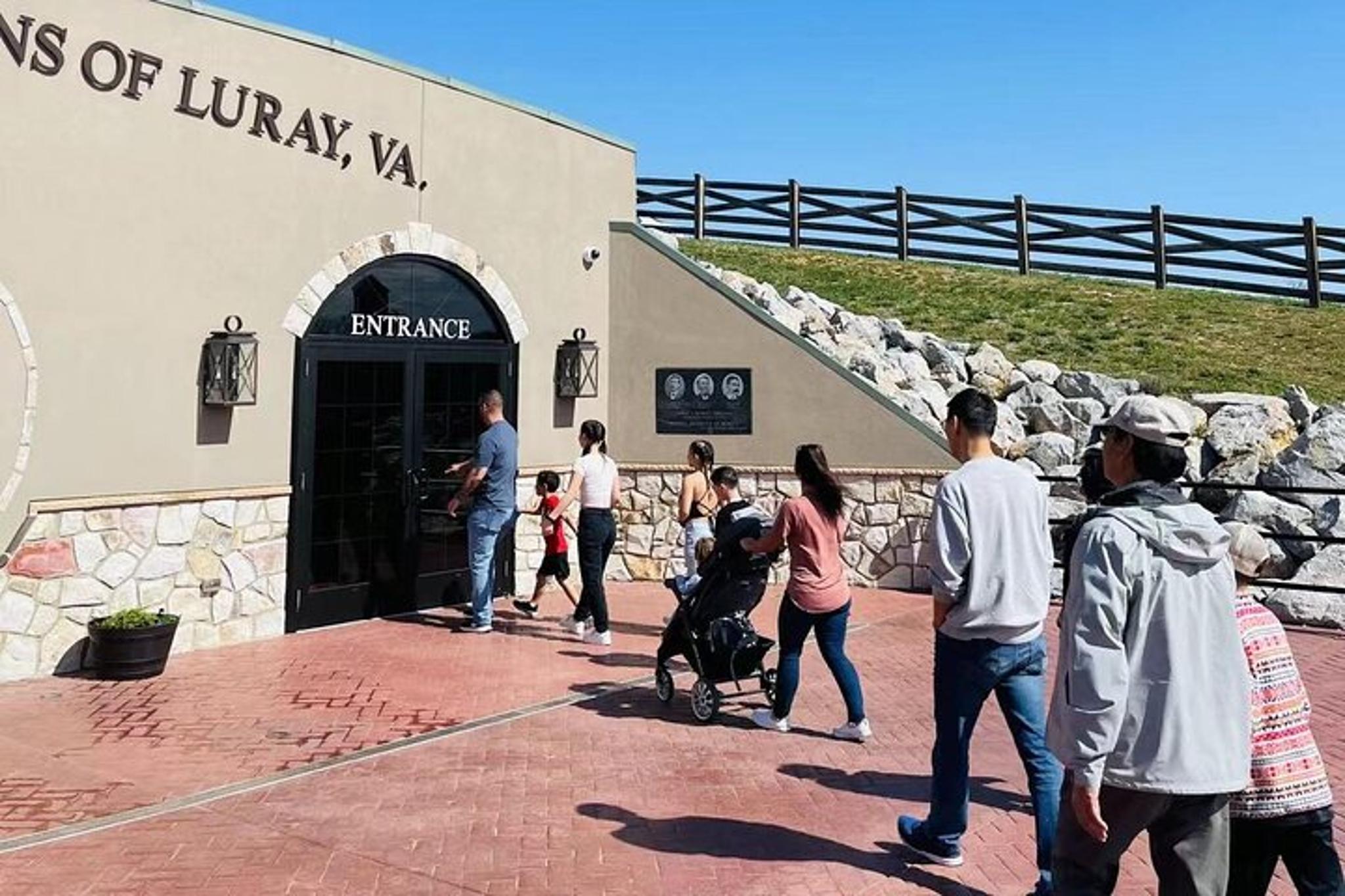 Washington D.C. Luray Caverns and Shenandoah Tour - Image 6