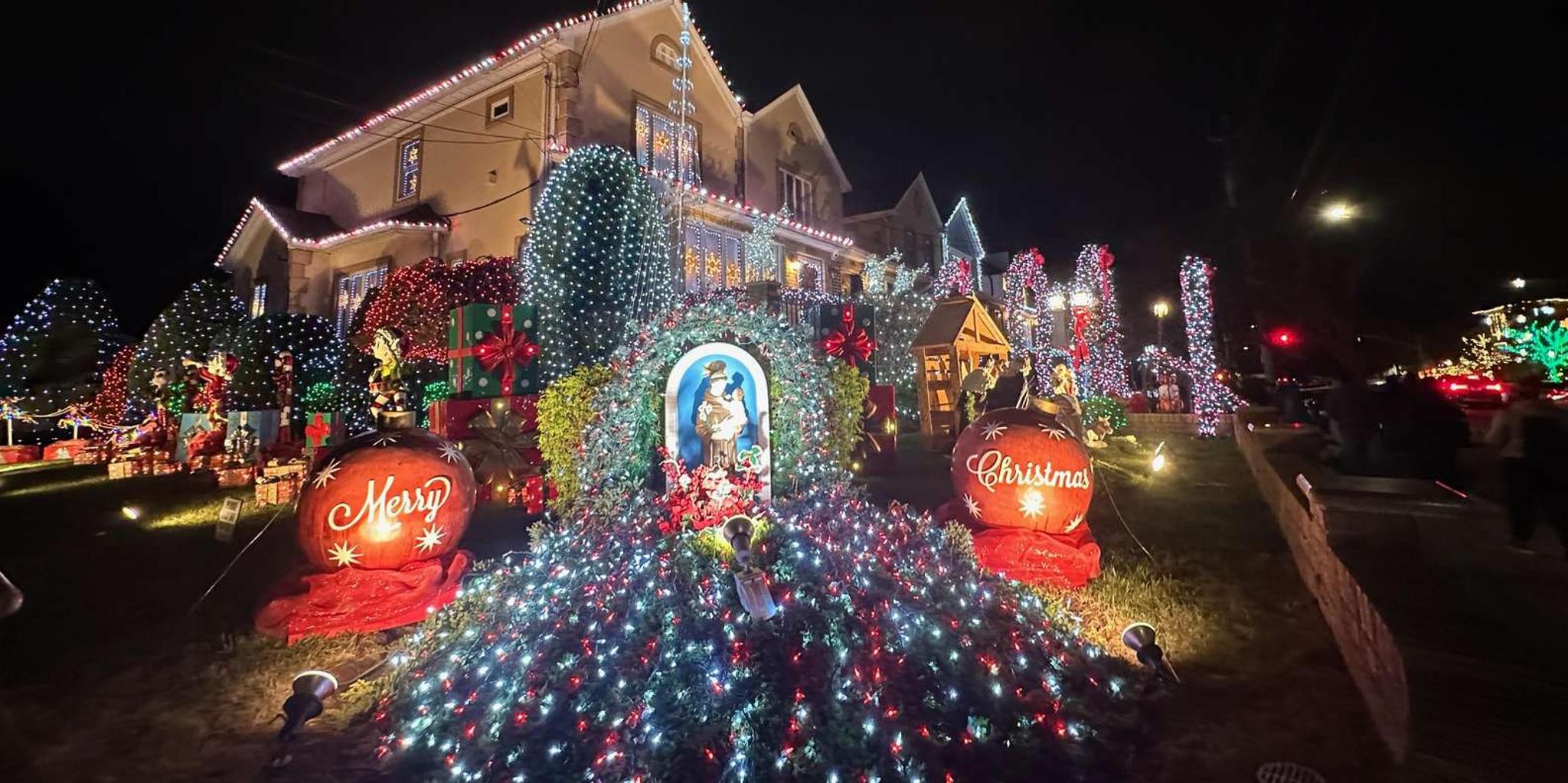 New York City Holiday Lights Tour - Image 2