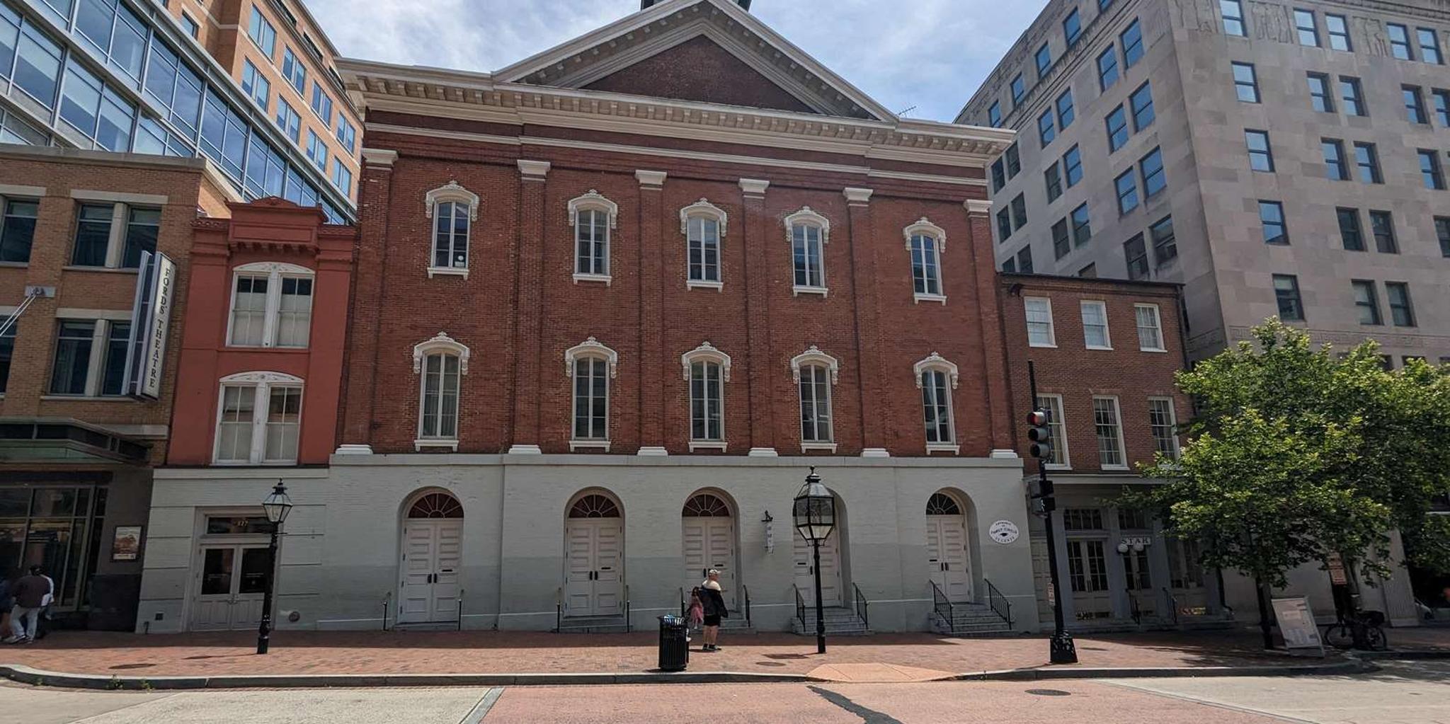 Washington DC Presidential Crime Scenes Walking Tour - Image 1