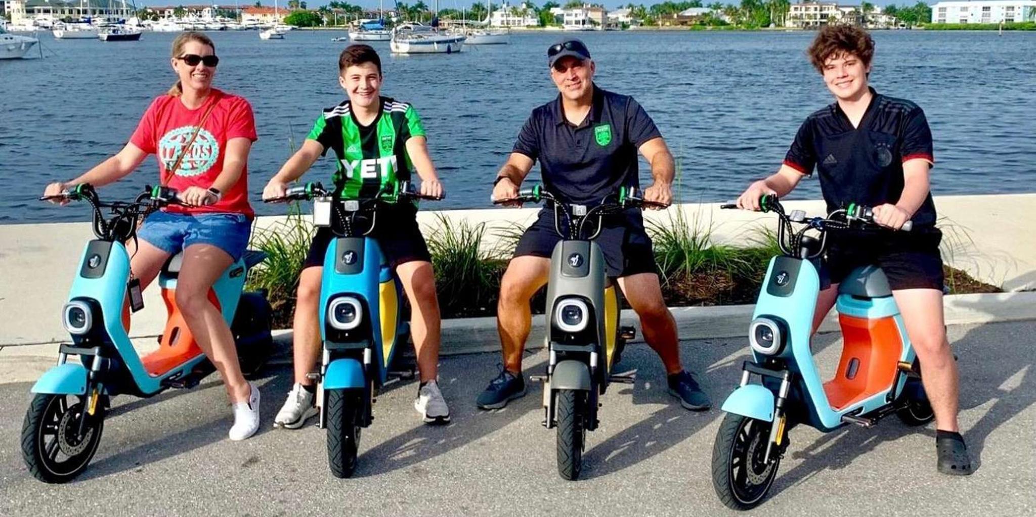 Naples Trike and Moped Tour