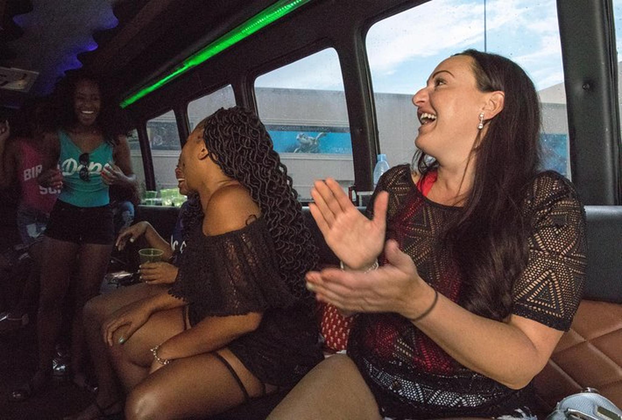 Las Vegas Pool Party Tour - Image 5