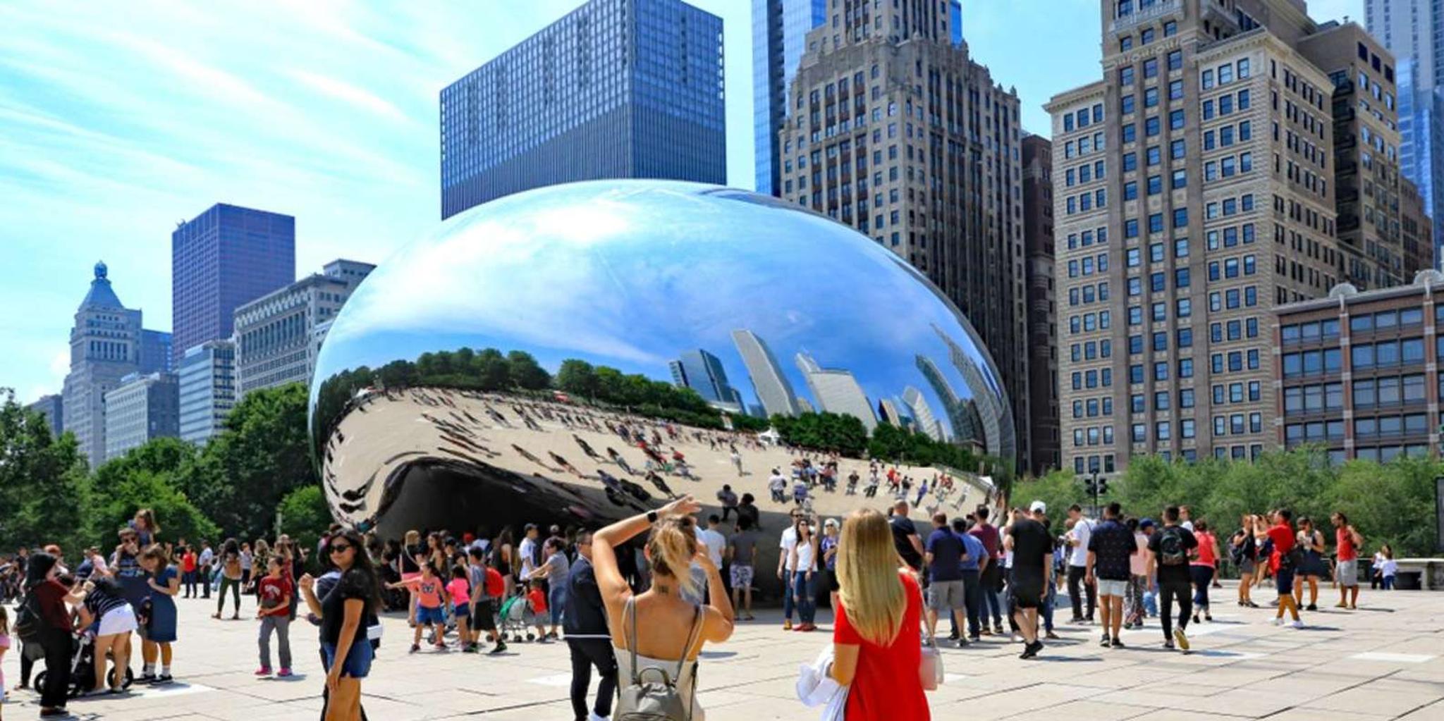 Chicago History and Architecture Walking Tour with Boat Cruise