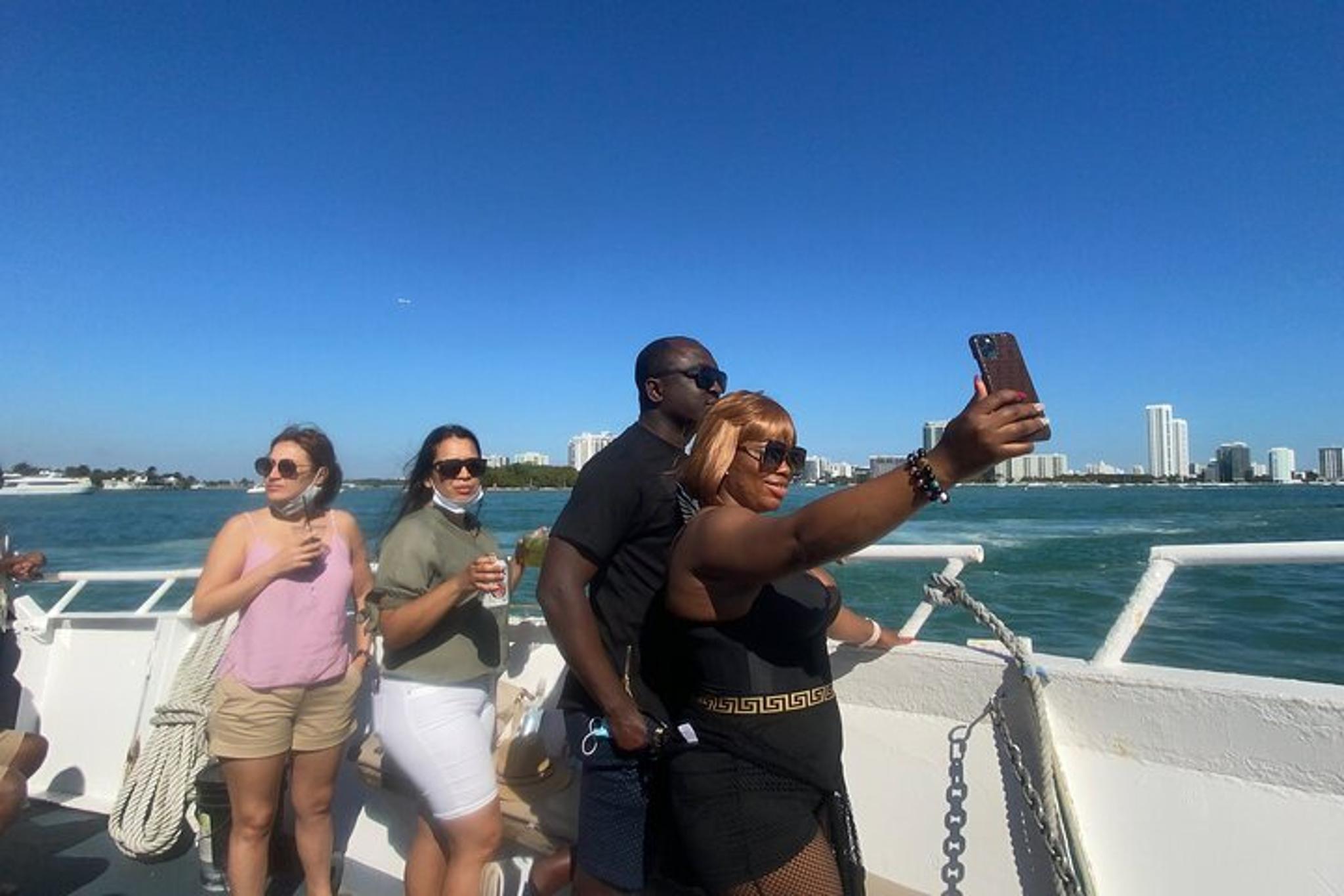 Miami Train and Millionaire Boat Tour - Image 3