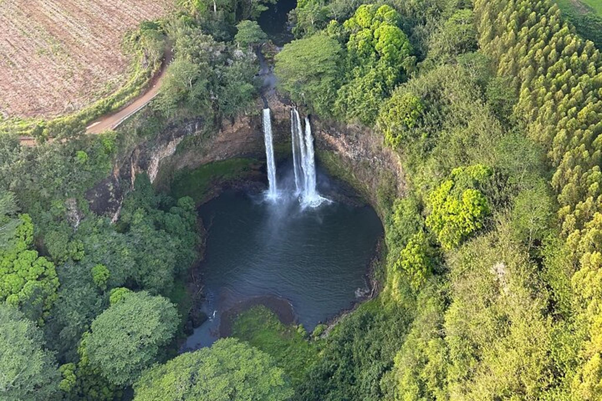 Kauaʻi Helicopter Tour Doors-Off 55 min - Image 5