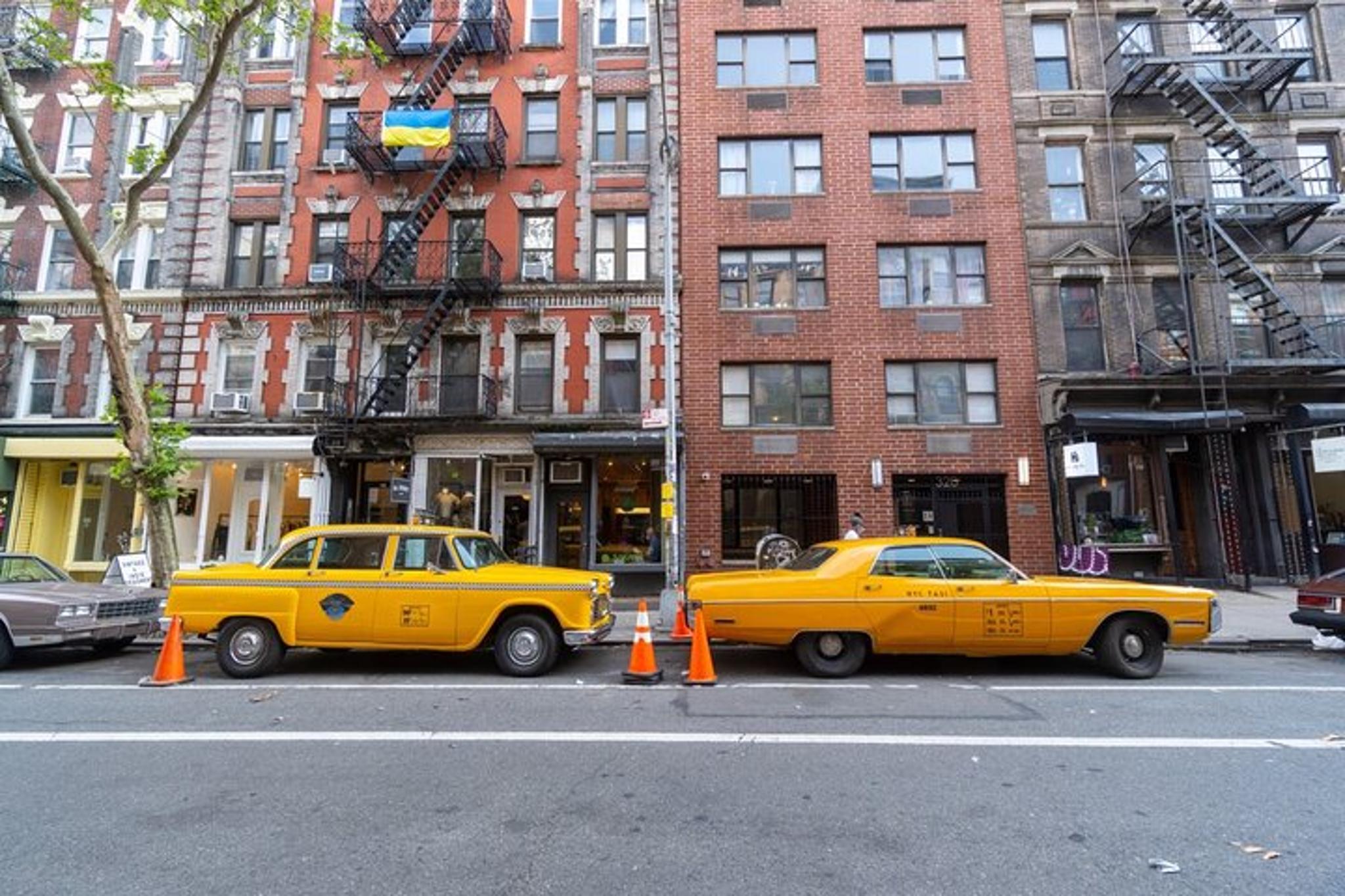 New York Film Location Tour with Games - Image 4