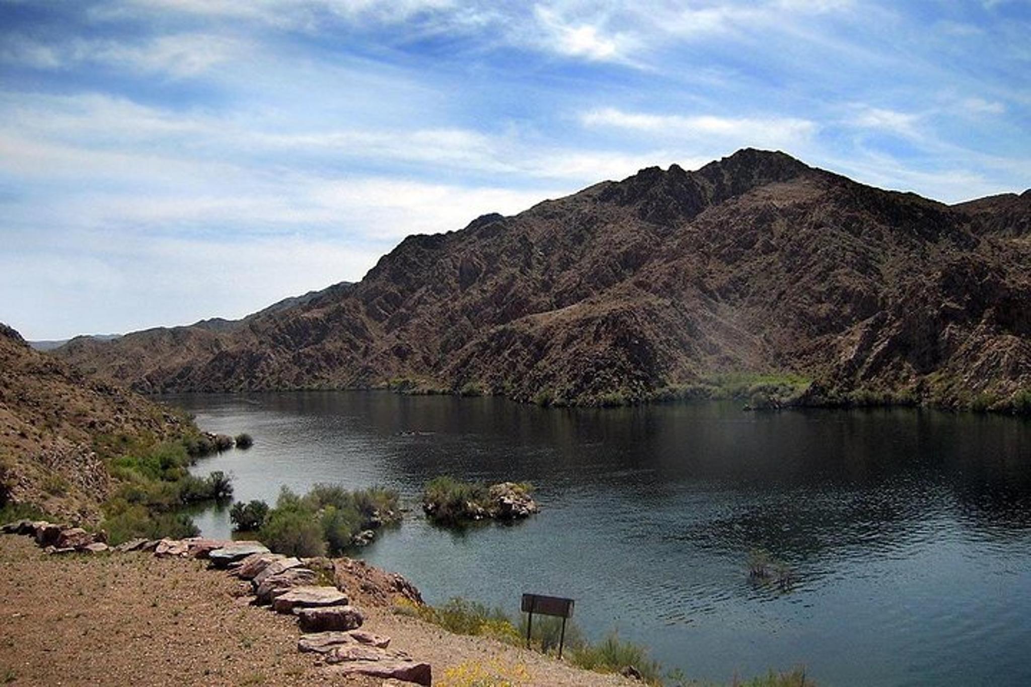 Las Vegas Paddleboard Tour with Hike & Emerald Cave - Image 6