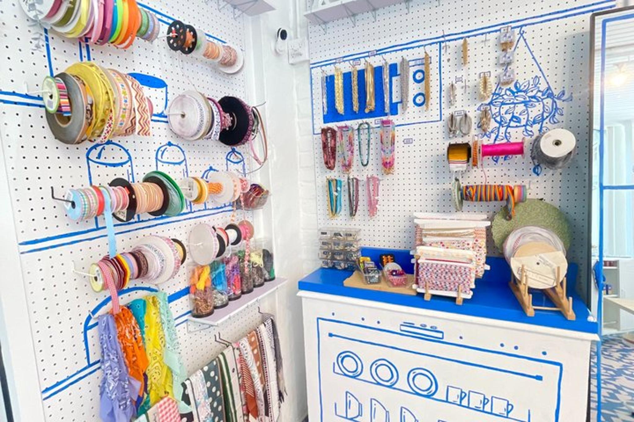 Savannah DIY Hat Bar Experience - Image 3