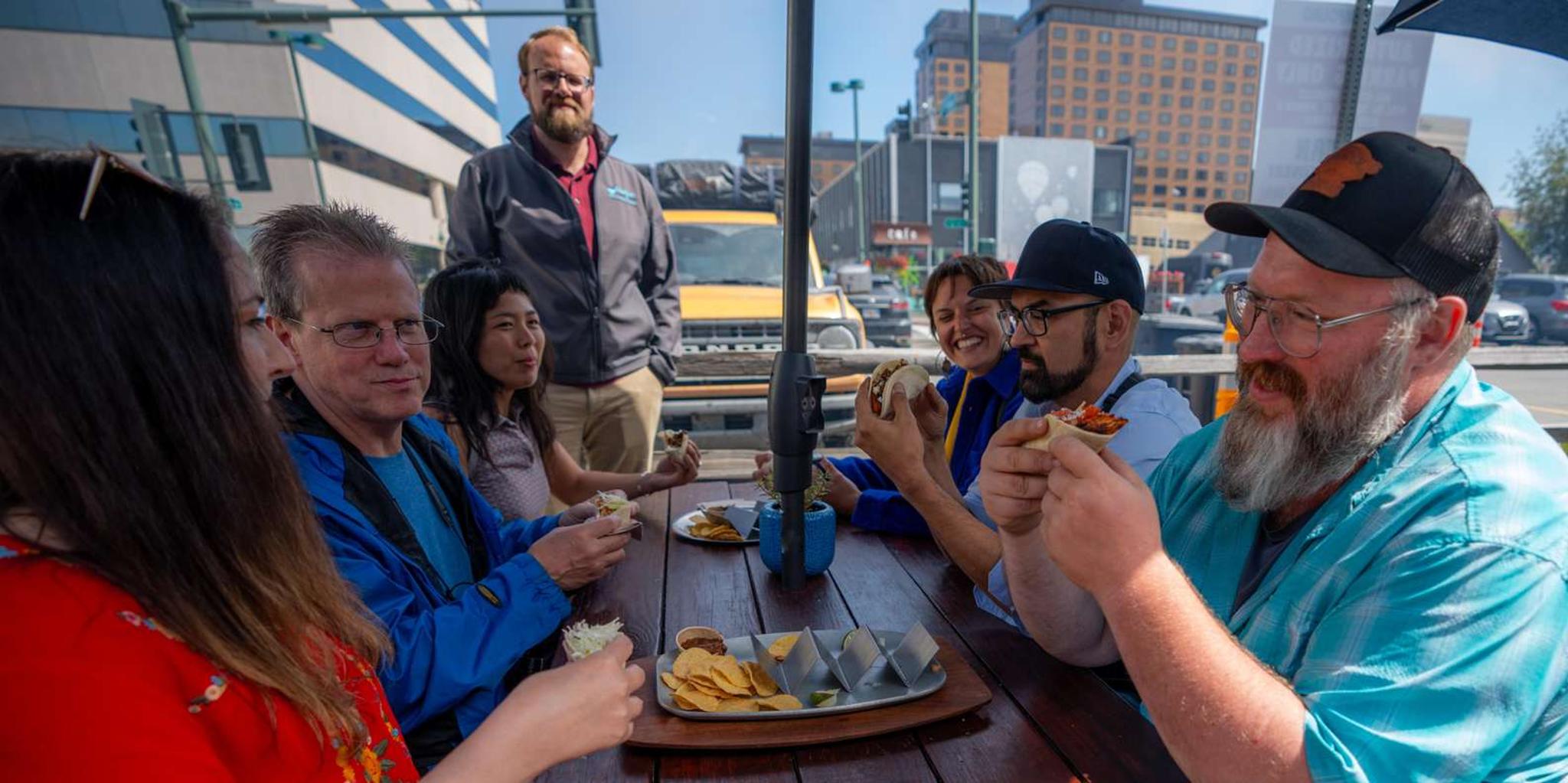 Anchorage Food and Sightseeing Tour by Van