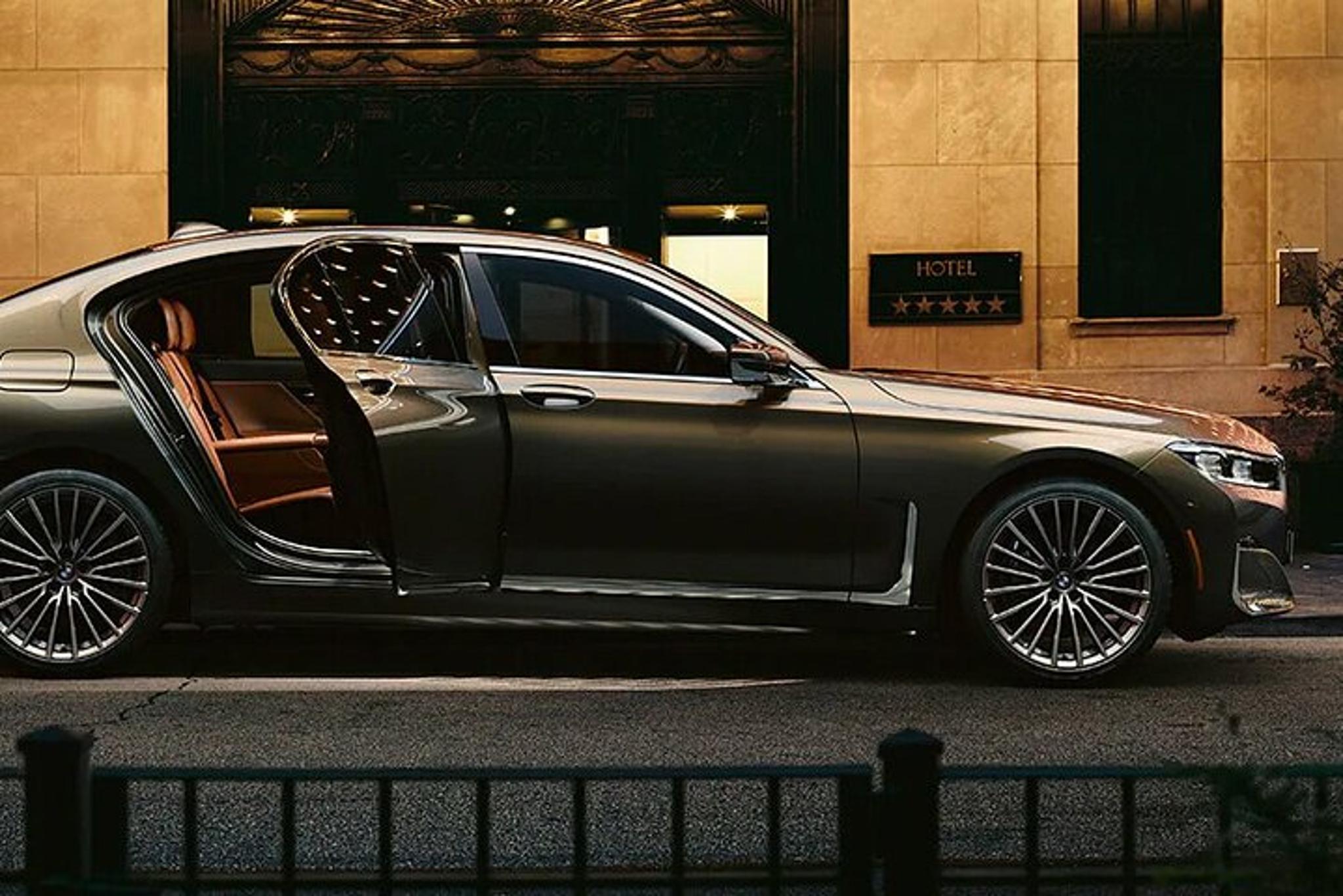 New York Private Sedan Transfer to Newark Airport - Image 2