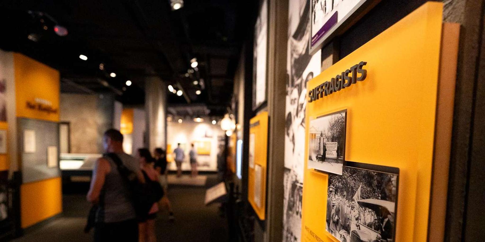 Washington DC Archives and Portrait Gallery Tour - Image 4