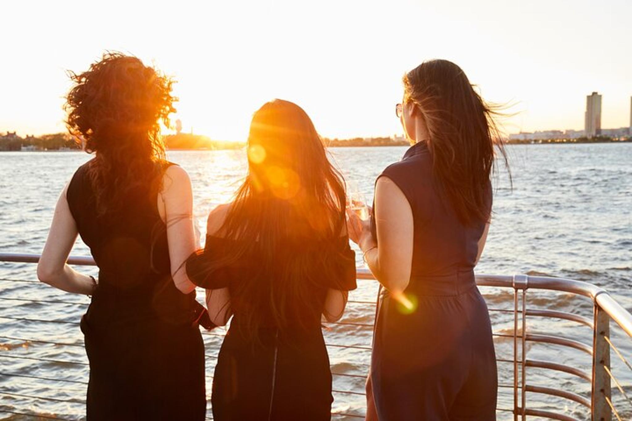 New York Dinner Cruise - Image 3