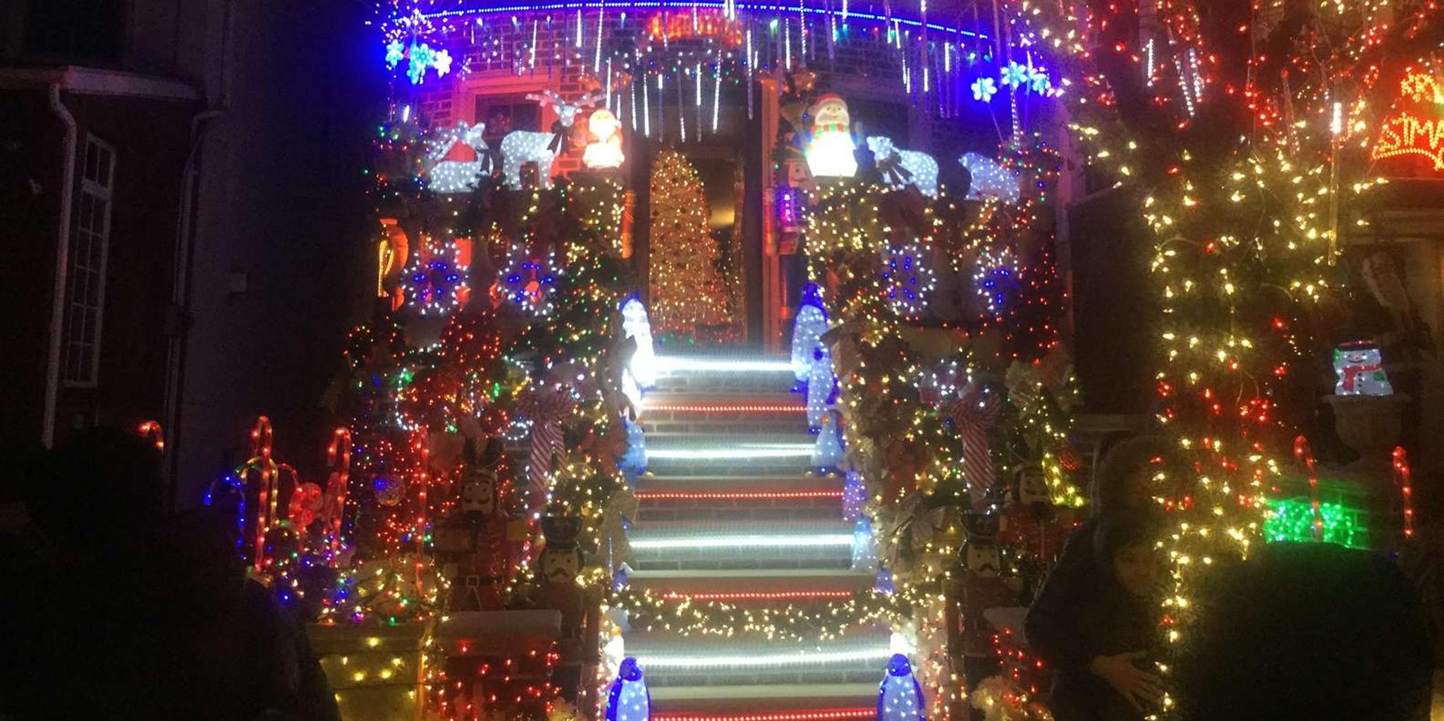New York City Dyker Heights Christmas Lights Walking Tour - Image 5