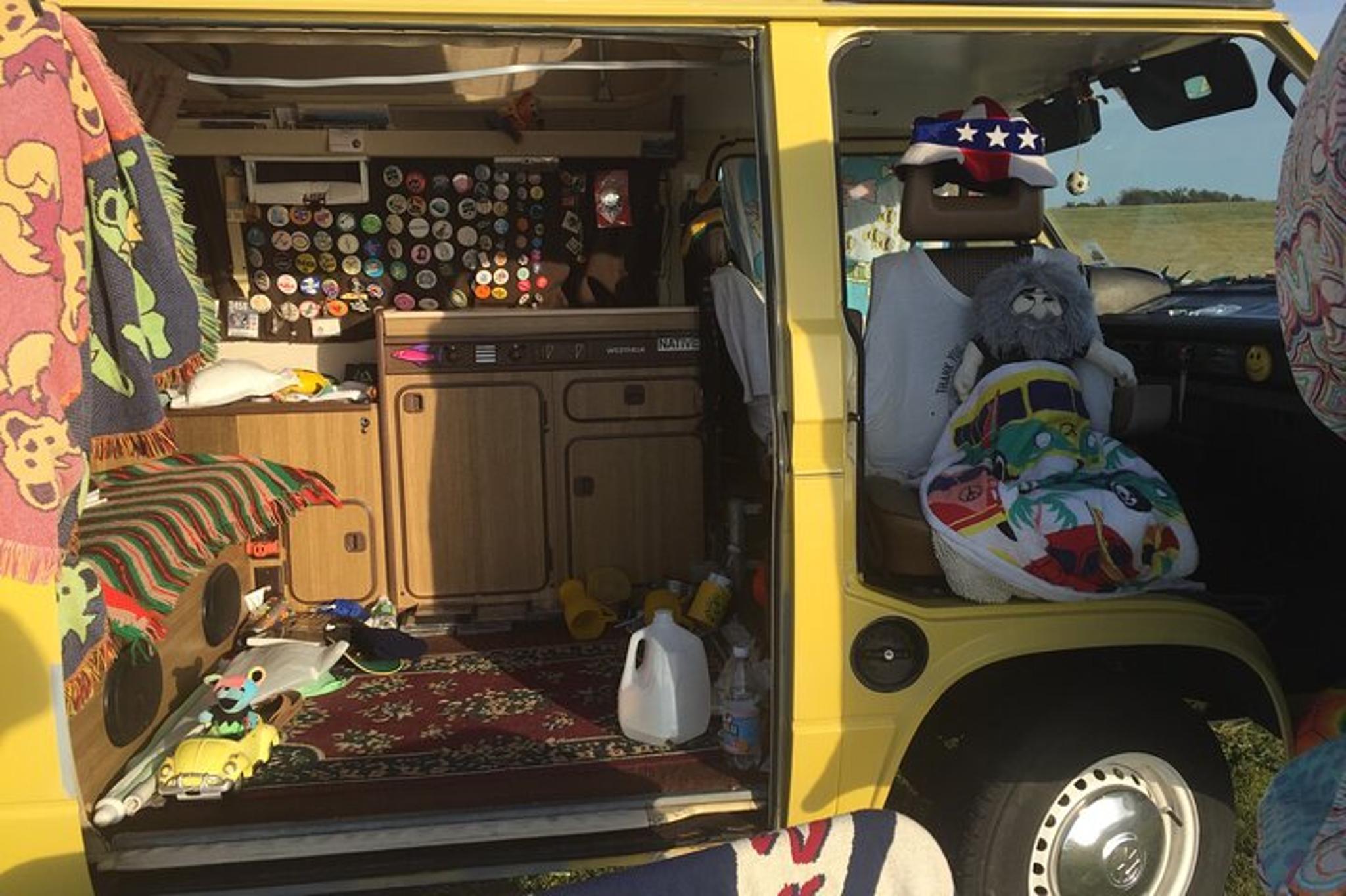 Newport Colonial Hippies Tour 2 hr - Image 3