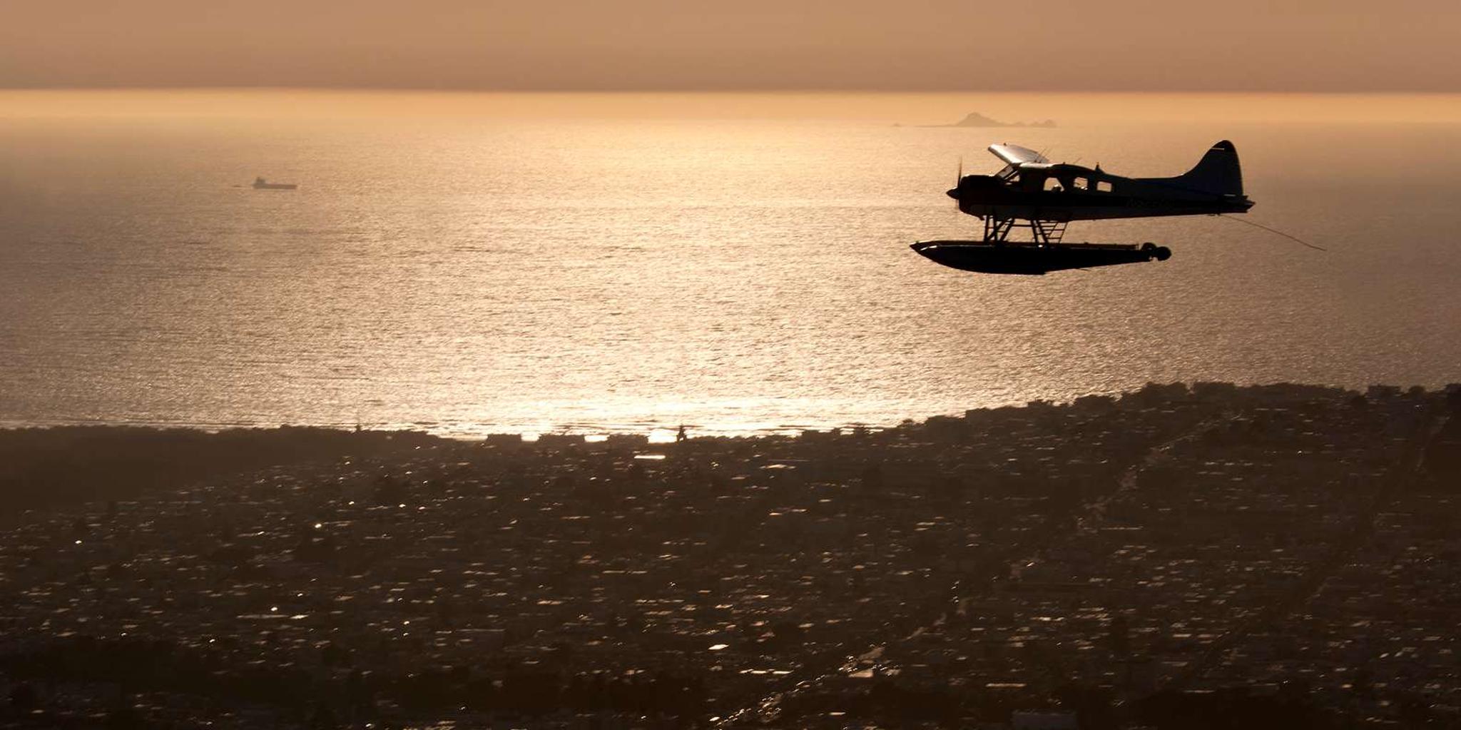 San Francisco Seaplane Tour with Champagne - Image 2