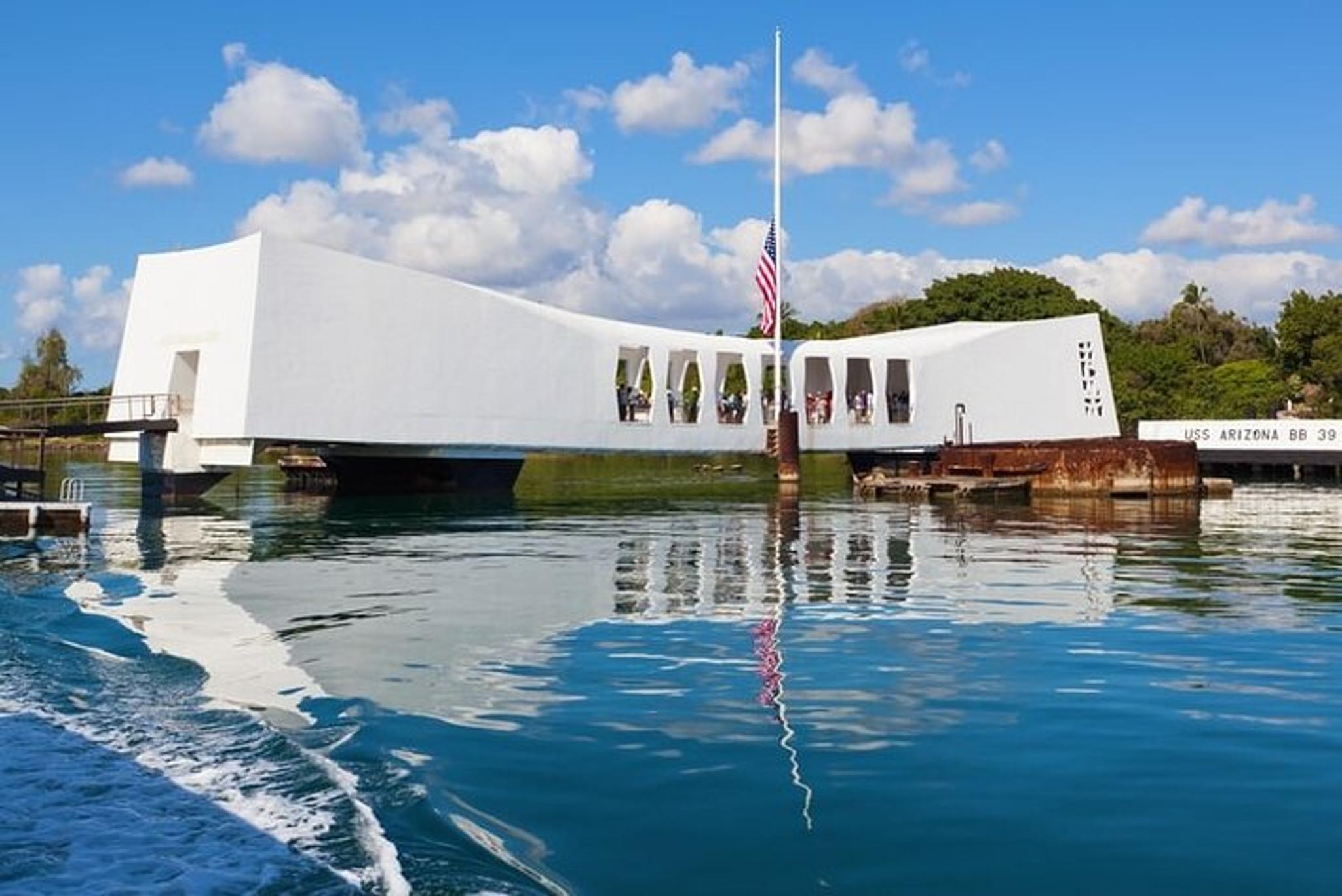 Honolulu Pearl Harbor Tour with Private Transportation - Image 1
