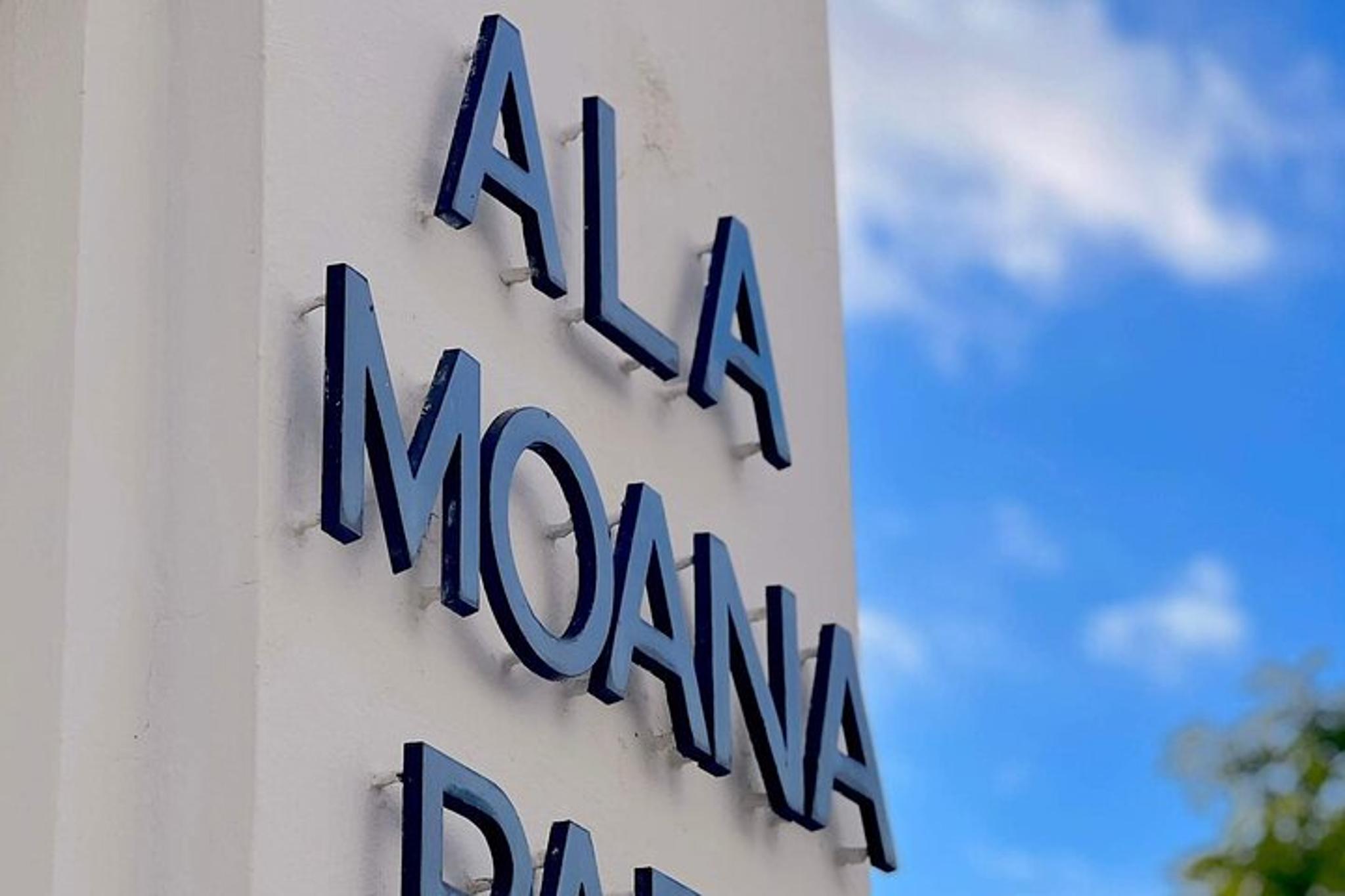 Waikiki Military and Entertainment History Walking Tour - Image 6