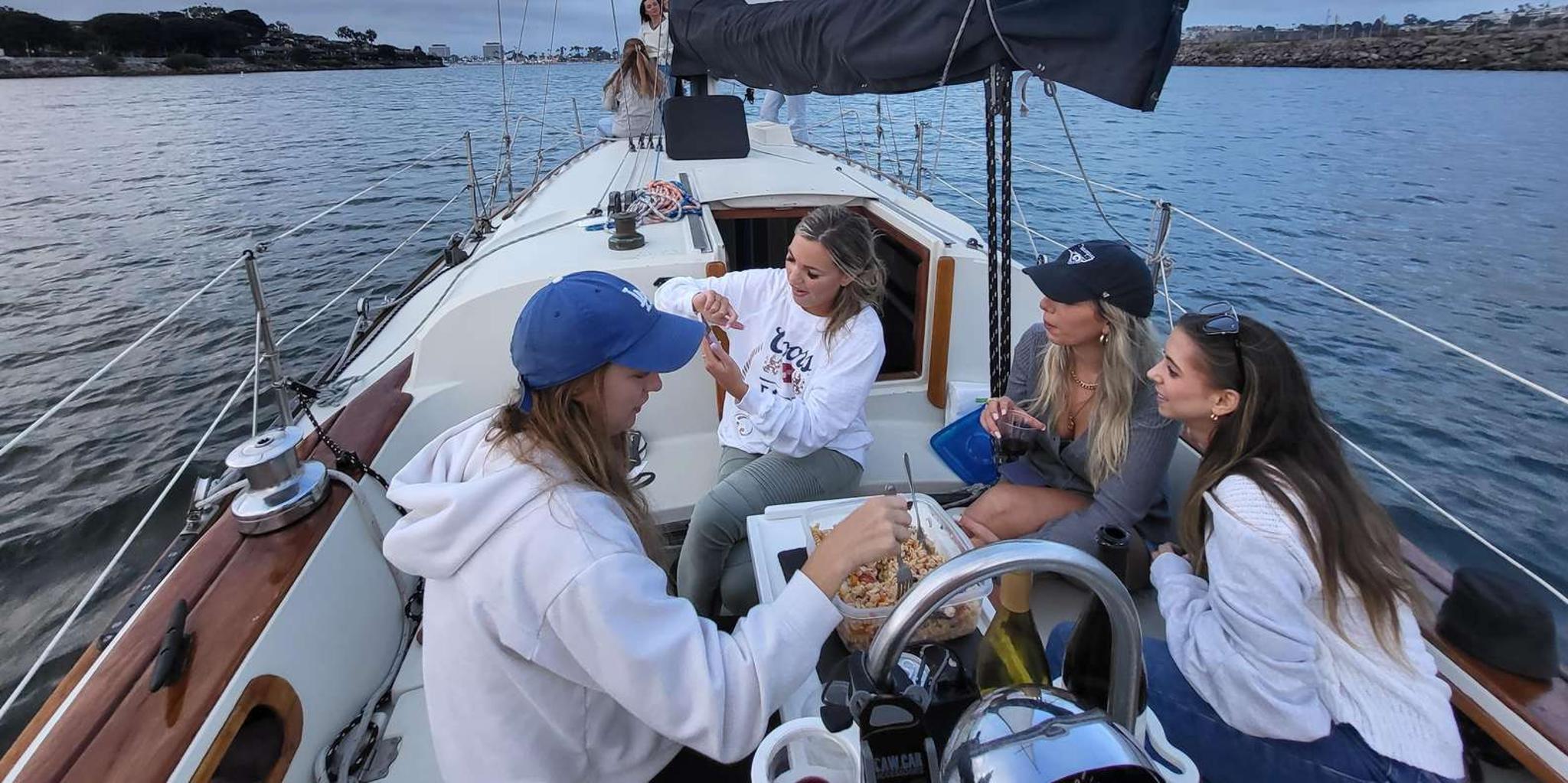 Los Angeles Sunset Sailing Experience - Image 2