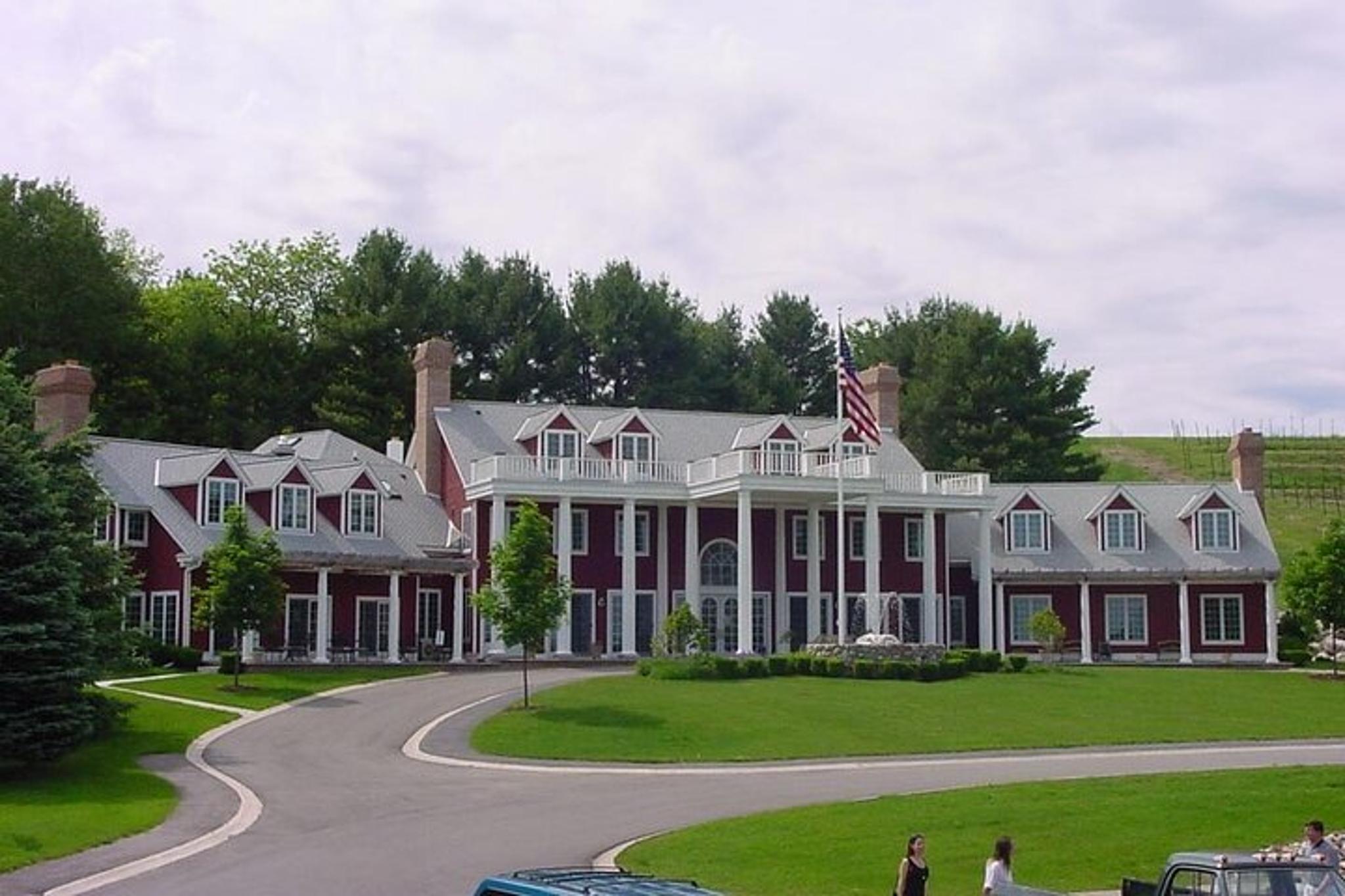 Traverse City Wine Tour on Leelanau Peninsula - Image 4