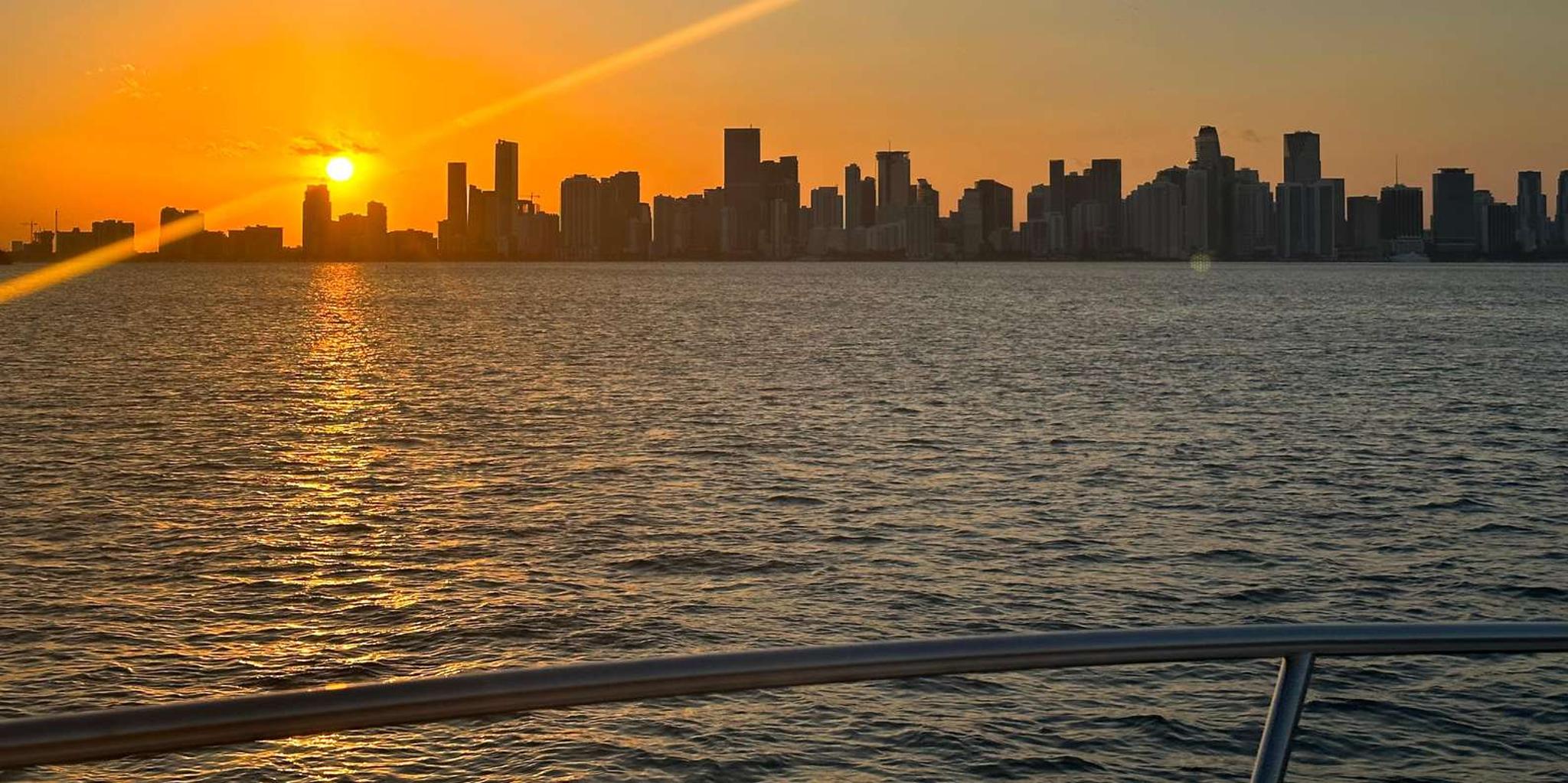 Miami Private Boat Cruise with Captain 2 hr - Image 4