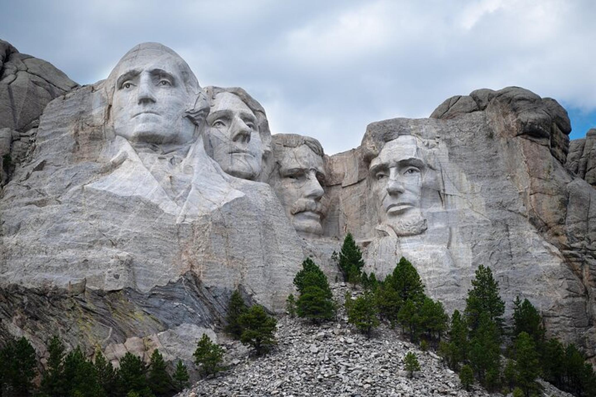 Mt Rushmore, Crazy Horse & Custer State Park Private Tour