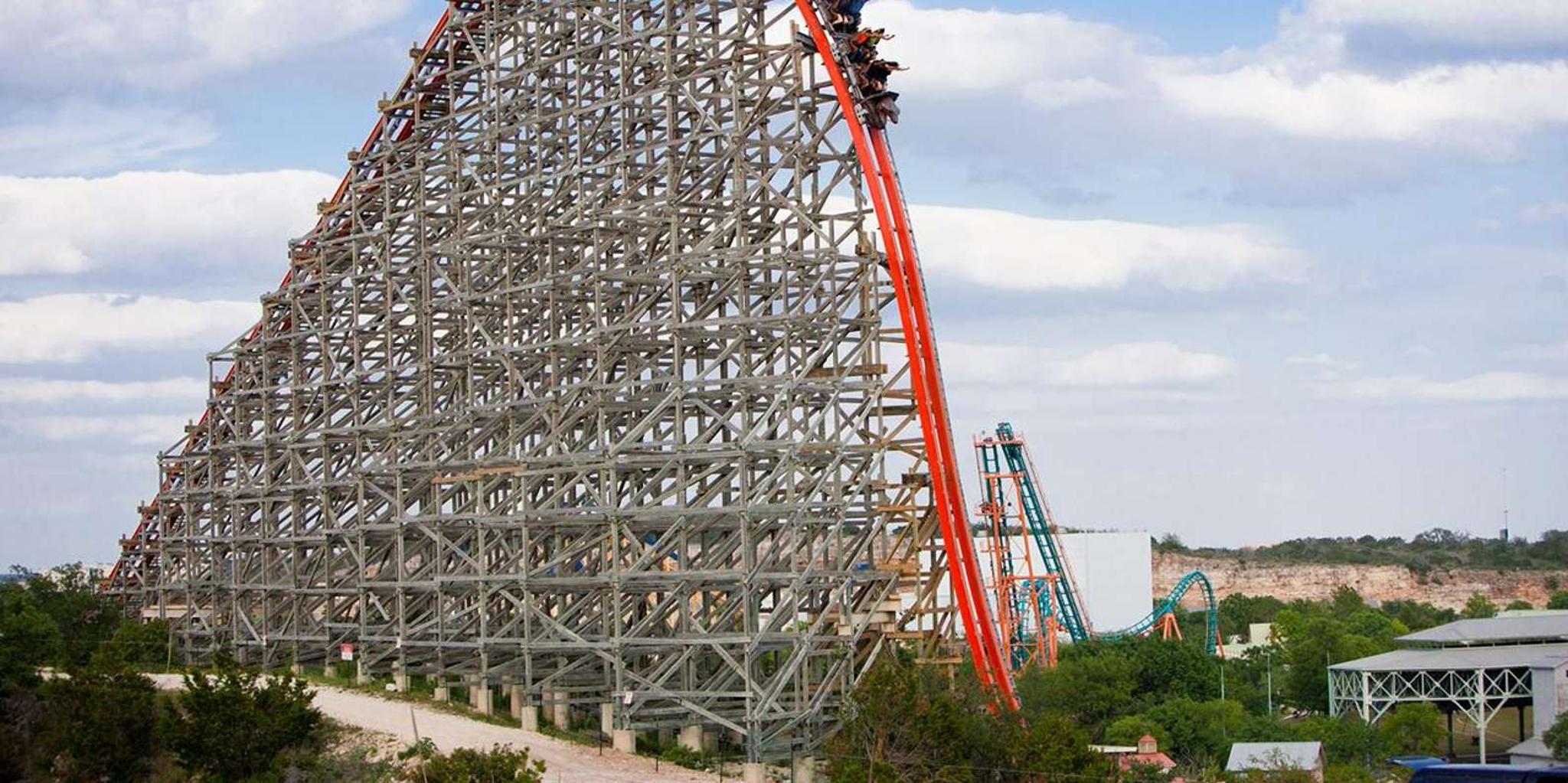 San Antonio Six Flags Fiesta Texas Admission - Image 2