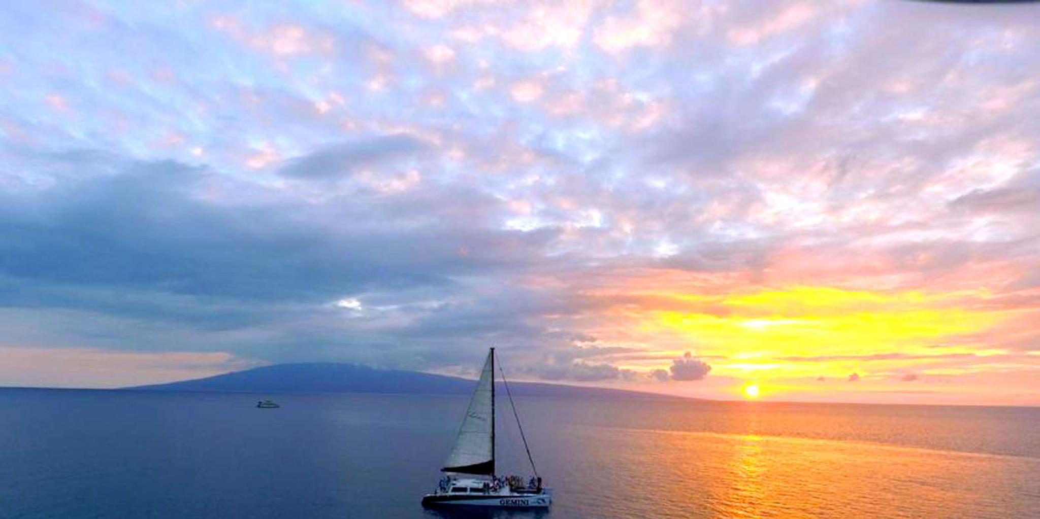 Maui Sunset Dinner Sail - Image 2