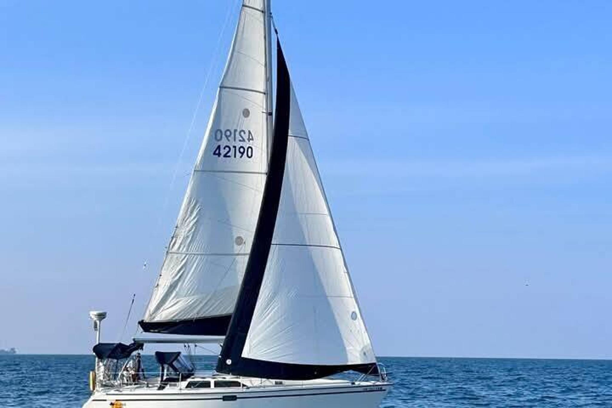 Racine Sailing Adventure on Lake Michigan 2 hr