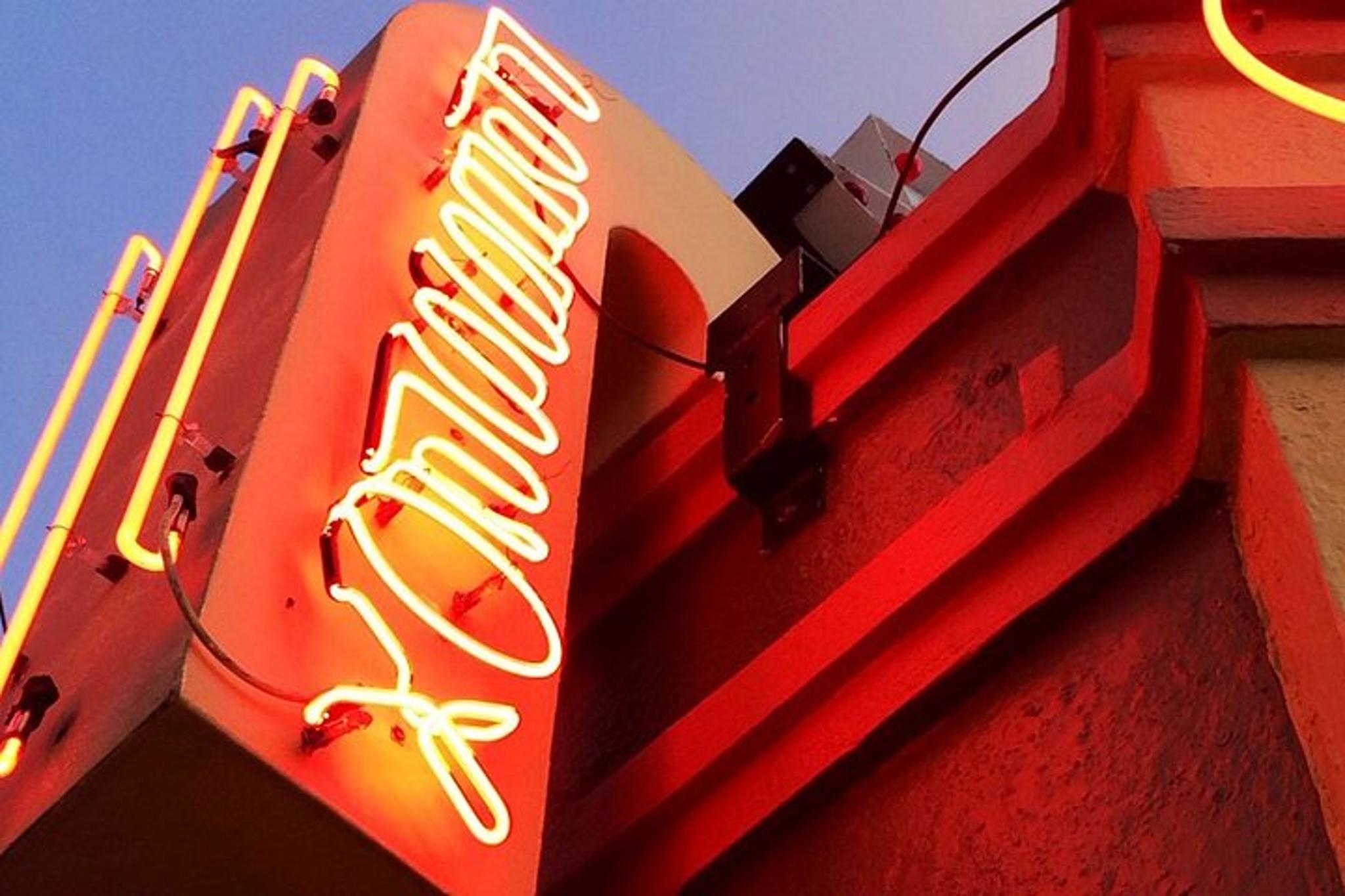 Galveston Pub Crawl in the Red Light District - Image 3