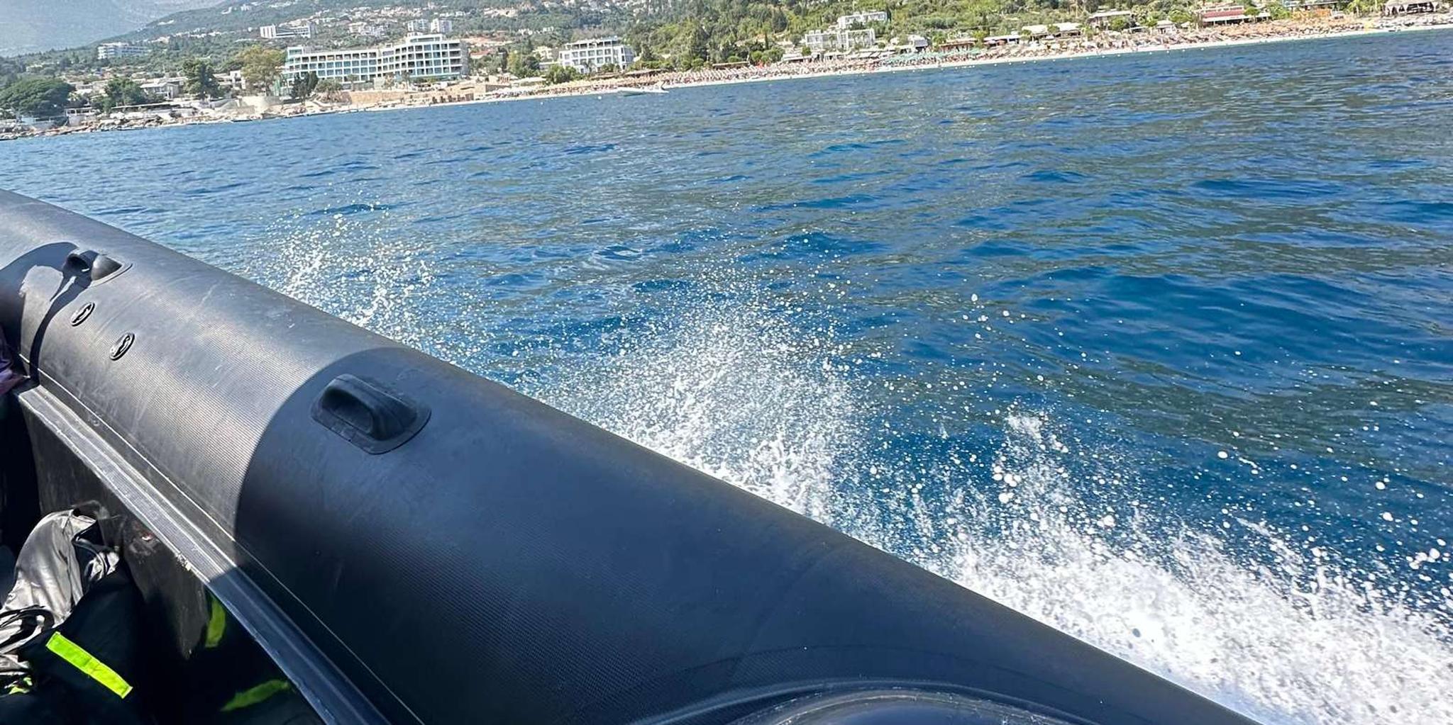 Austin Lake Travis Boat Tour with BBQ & Swimming - Image 1