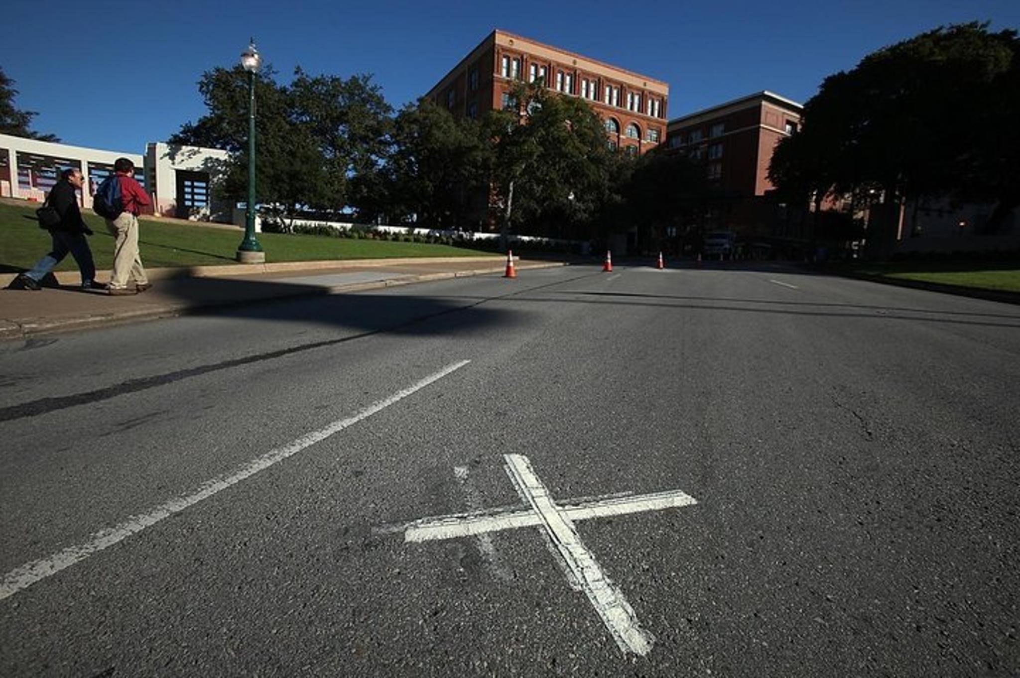 Dallas JFK Bus Tour with Oswald Rooming House - Image 2