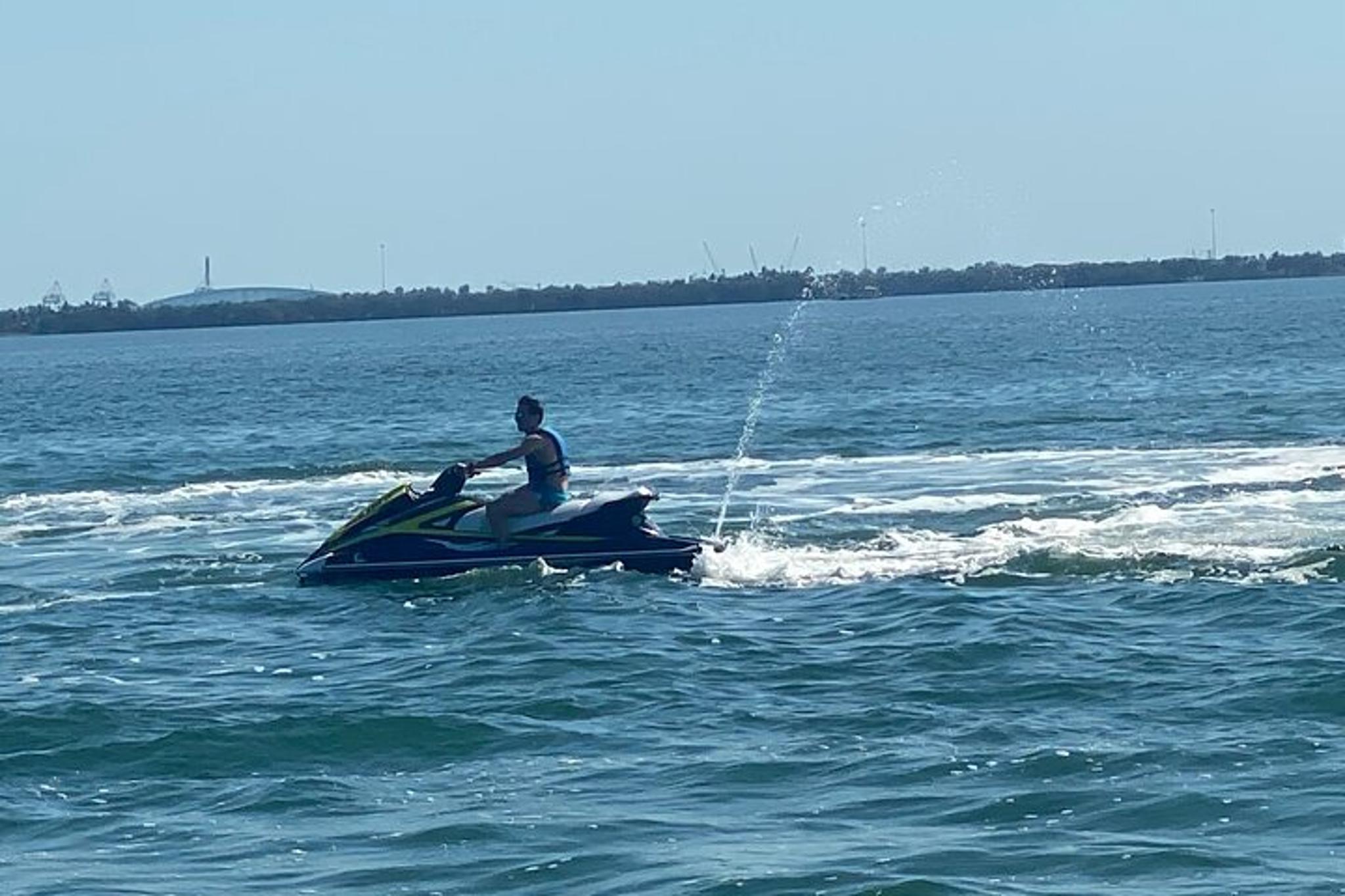 Miami Jetski Tour of Millionaire Homes 1 hr - Image 4
