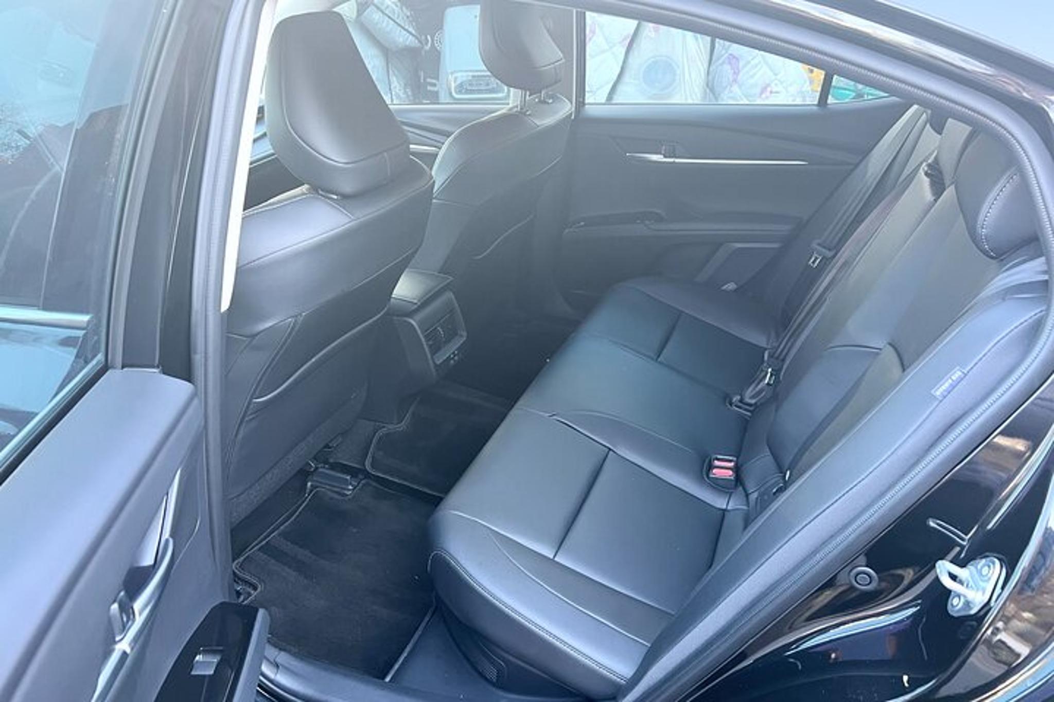 San Francisco Airport Chauffeur Transfer - Image 5