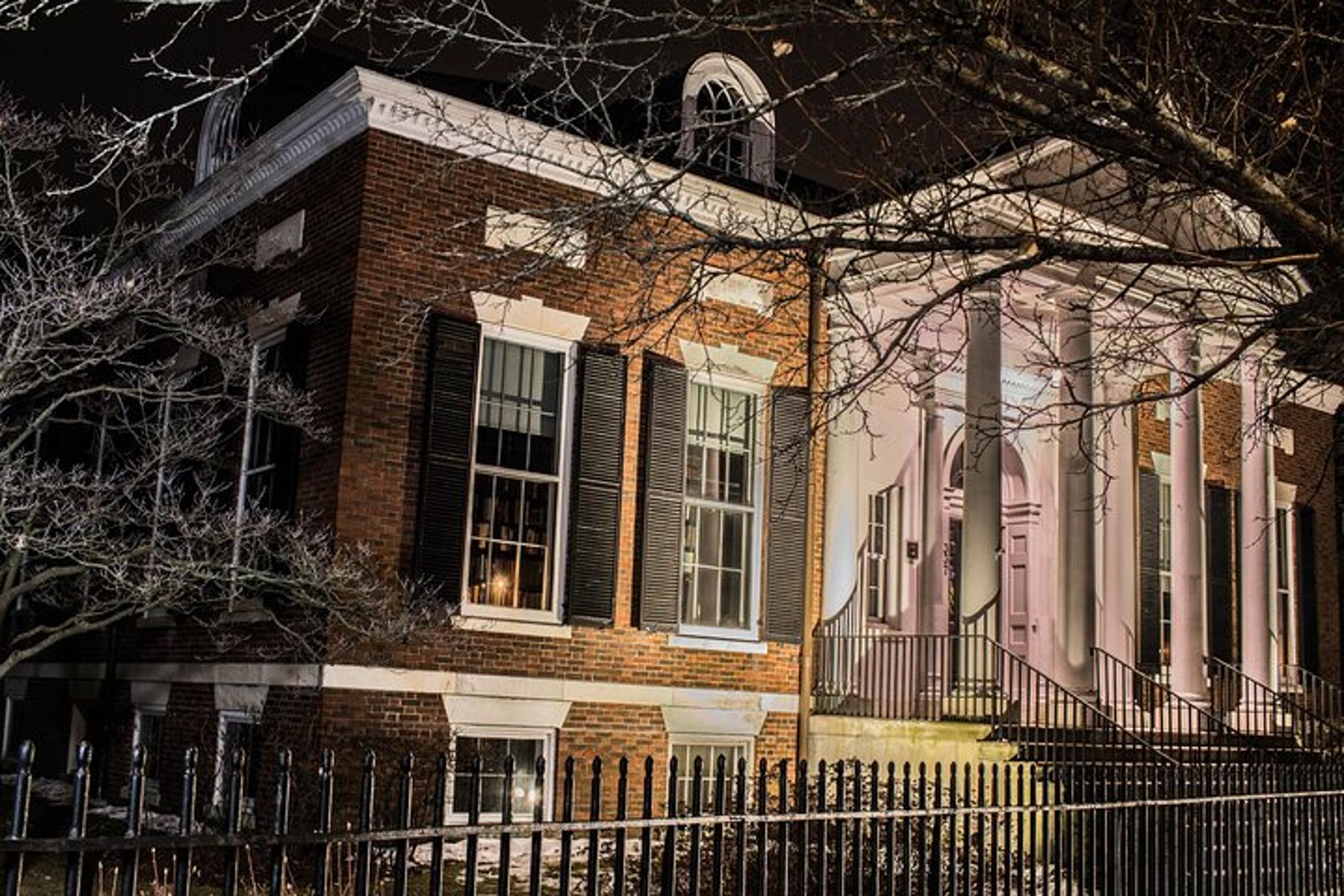 Salem Ghost Tour at Night - Image 5
