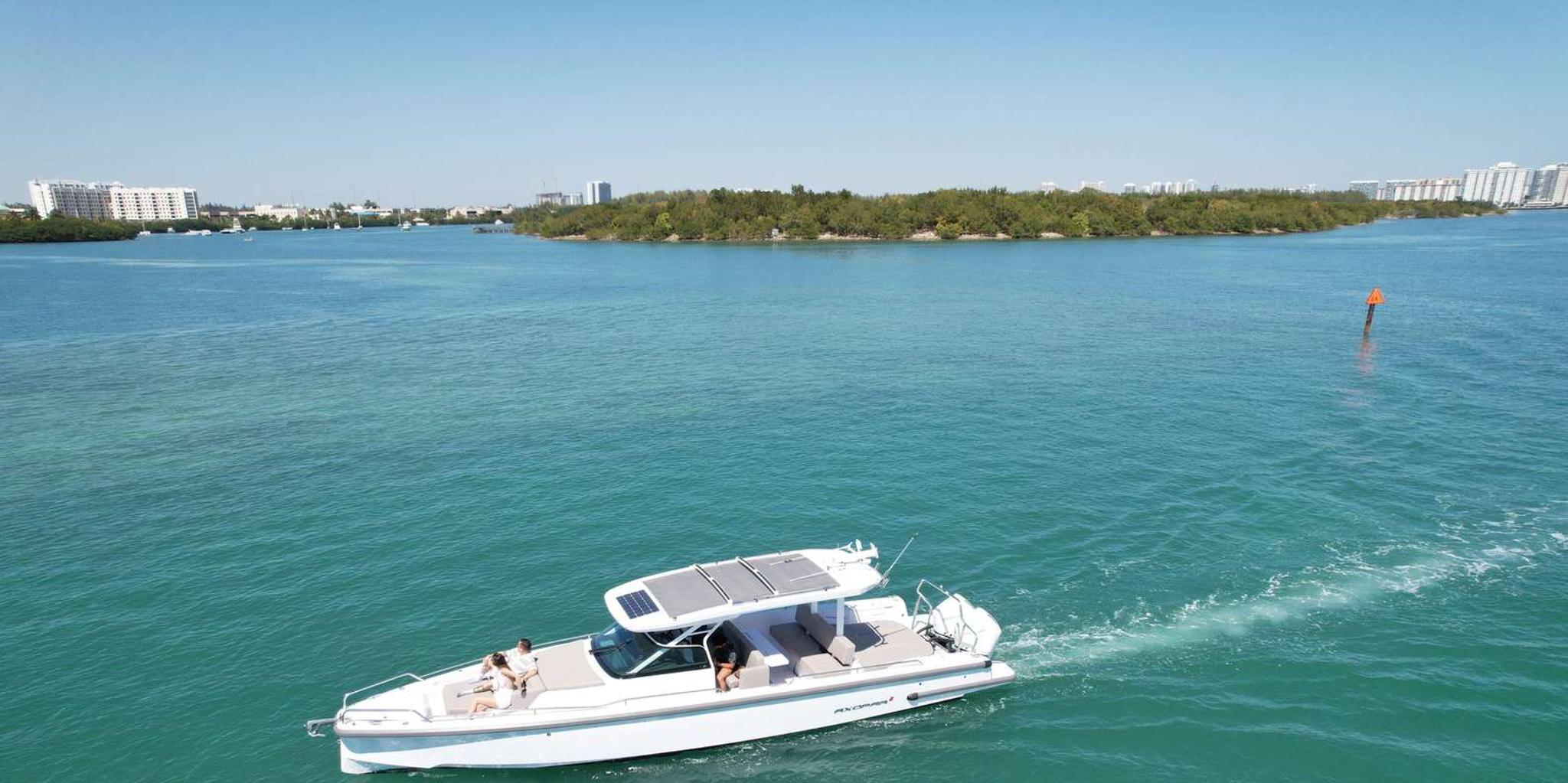 Miami Private Boat Tour with Jet Ski Rental - Image 5