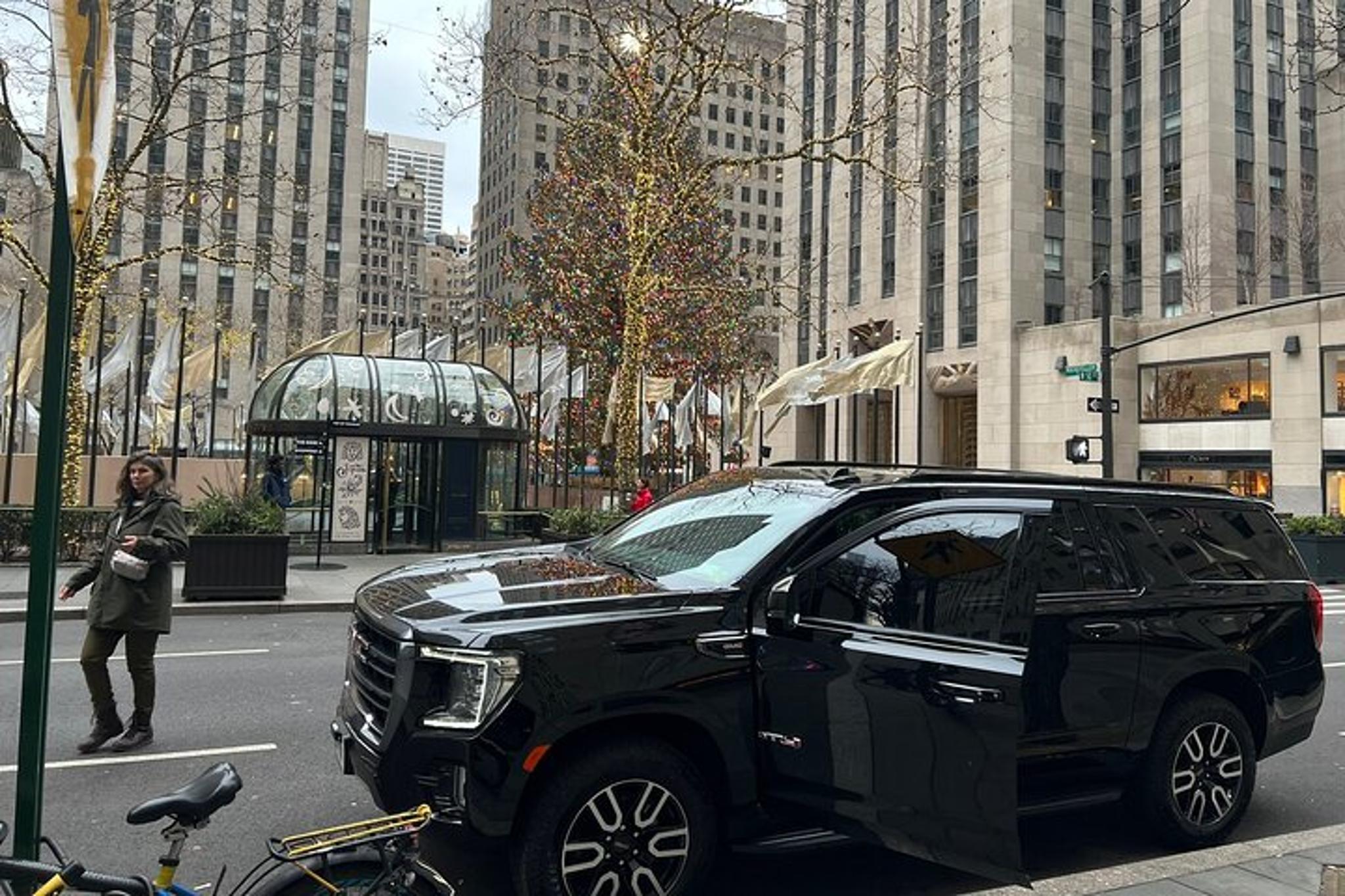 New York City Black SUV Transfer - Image 4
