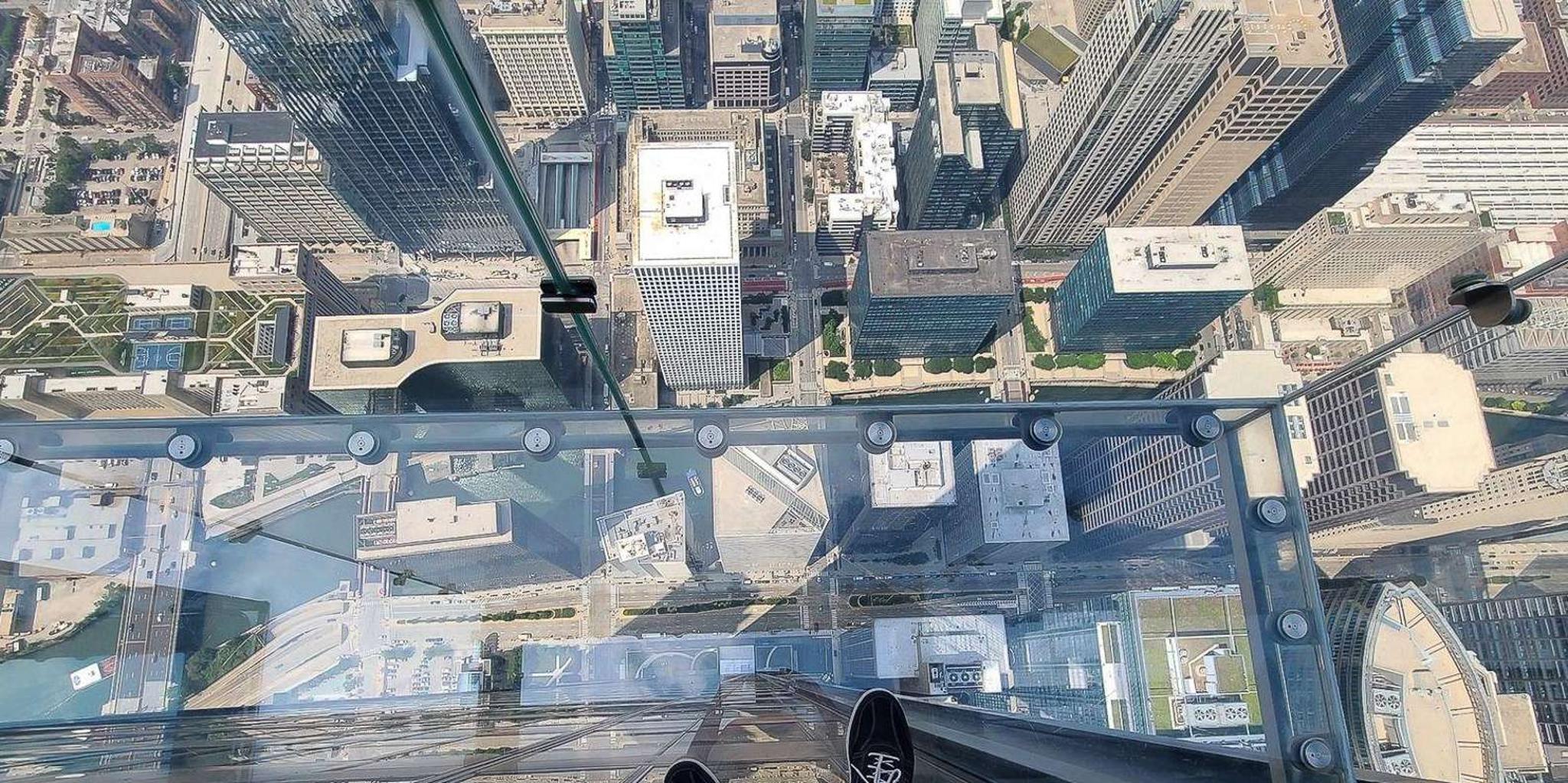 Chicago Skydeck Dining Experience - Image 6