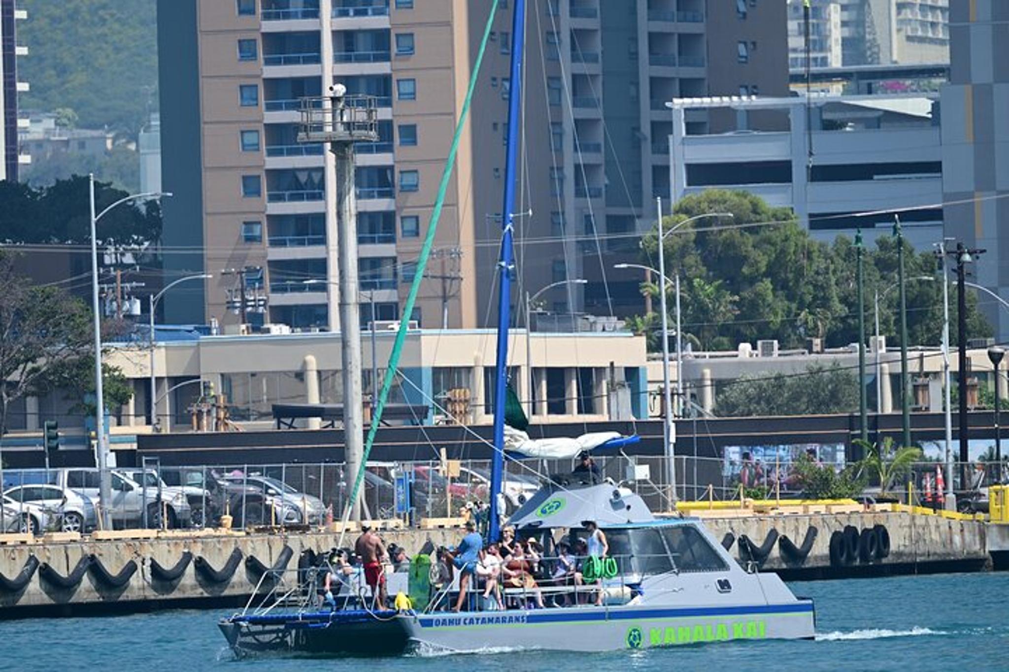 Oahu Catamaran Waikiki Sunset Cruise - Image 3