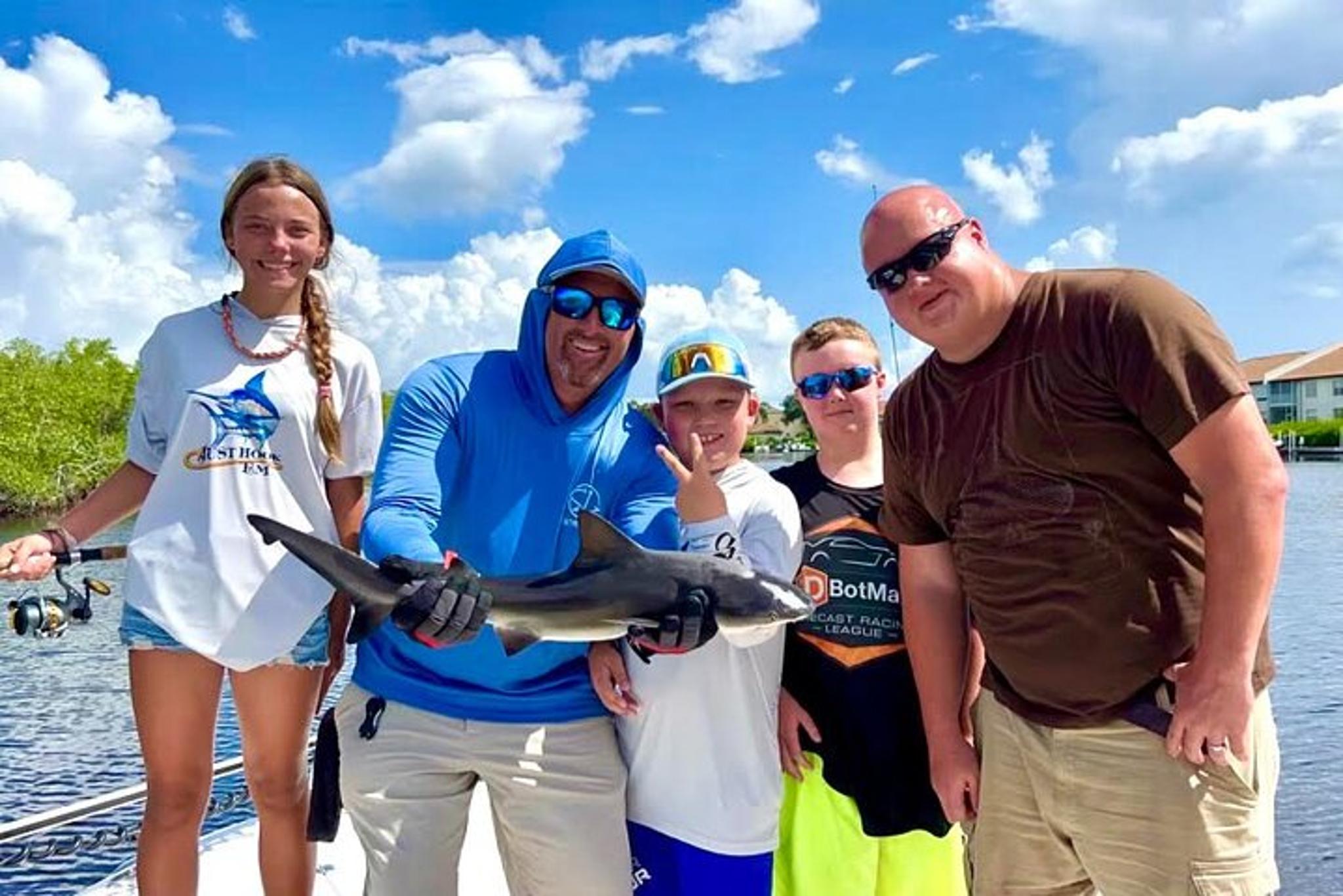 Marco Island Family Fishing Tour 2 hr - Image 4