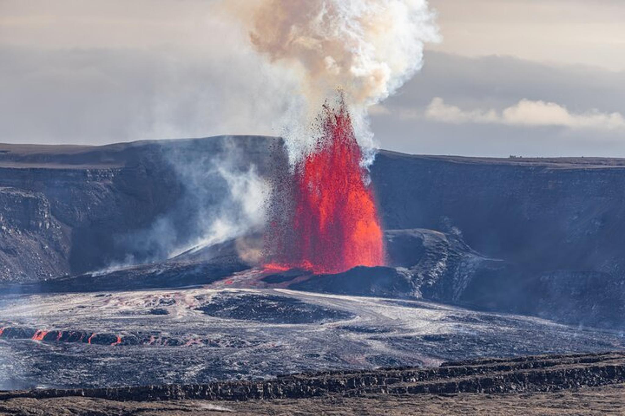 Big Island Volcano and Waterfalls Tour - Image 1