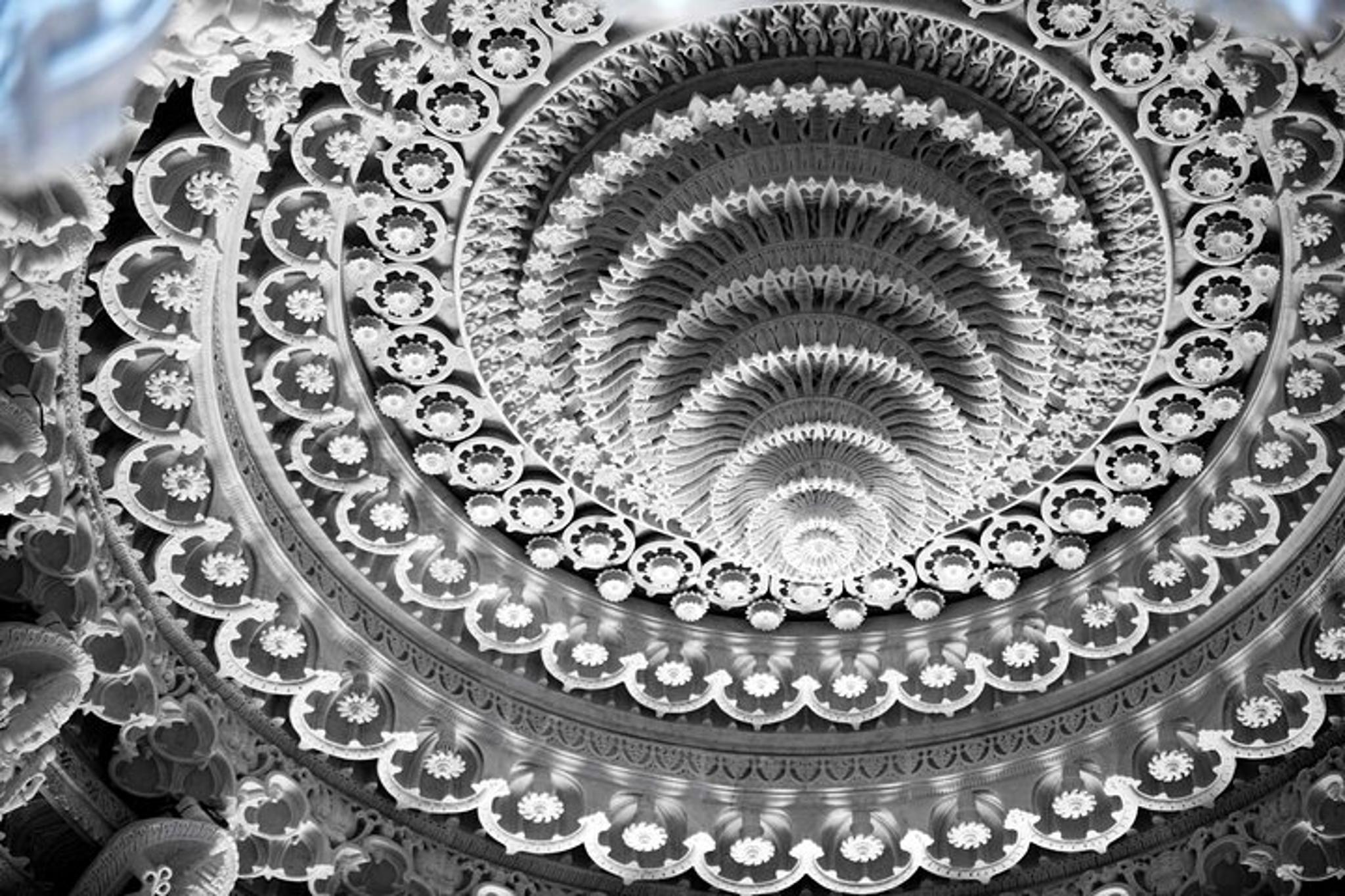 Robbinsville Private Transfer to BAPS Akshardham - Image 2